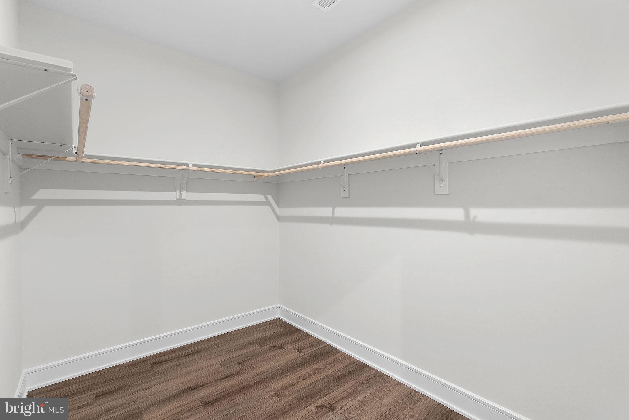 PROSPERITY PLAINS - Residential Lease