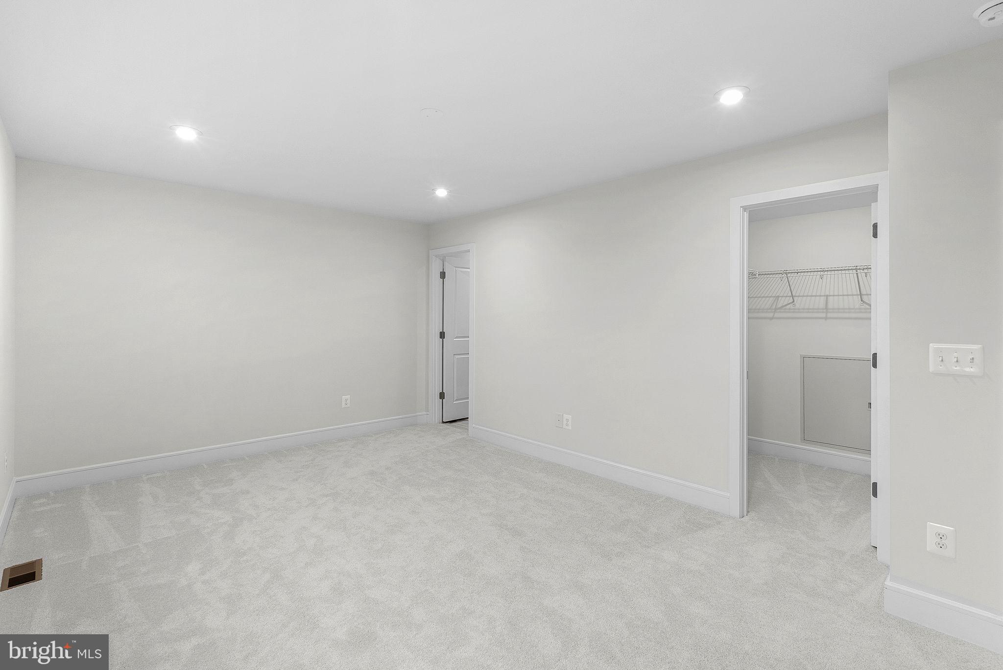 PROSPERITY PLAINS - Residential Lease