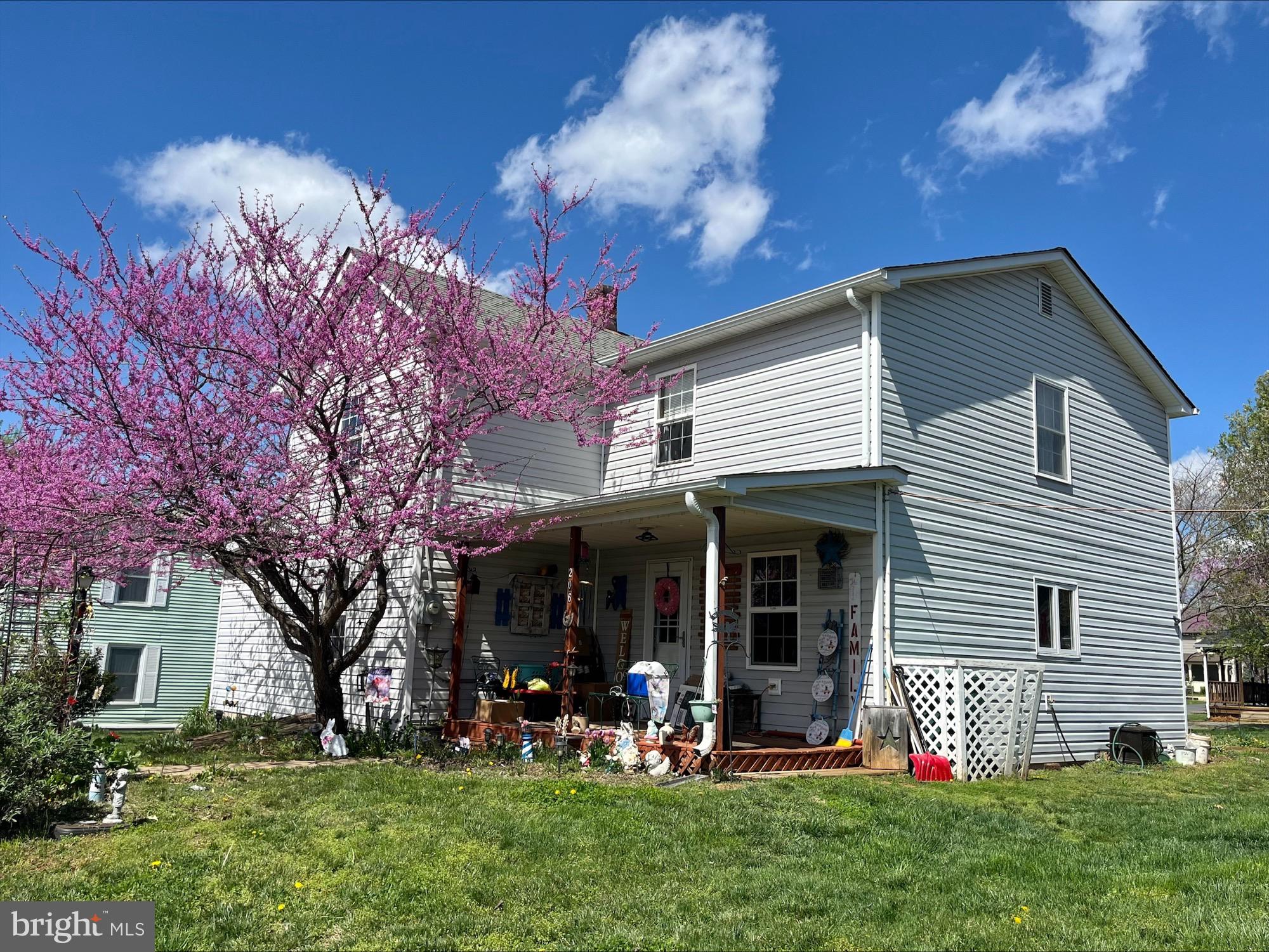 206 WOODLAND AVENUE