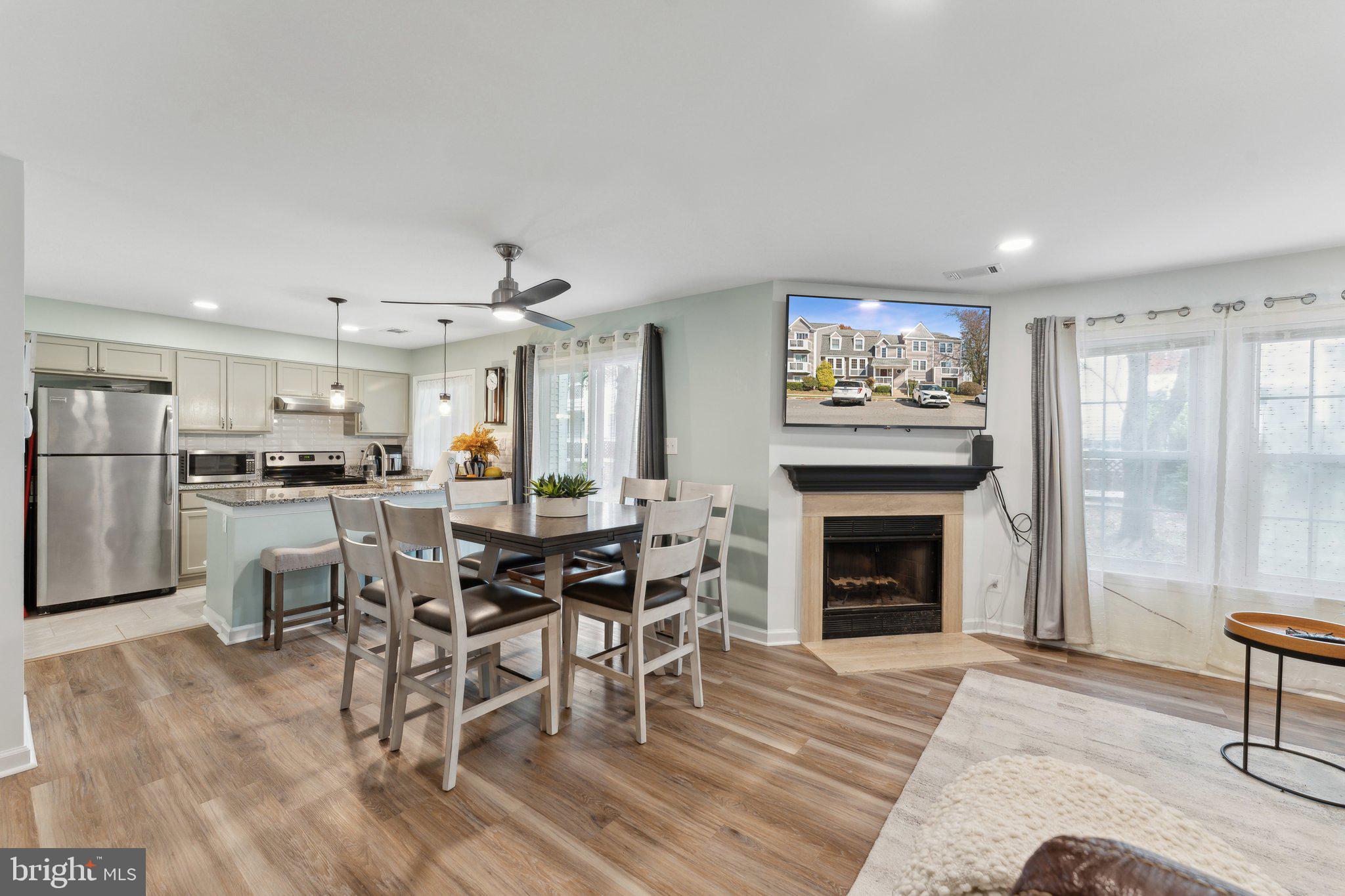 GRAYS POINTE - Residential