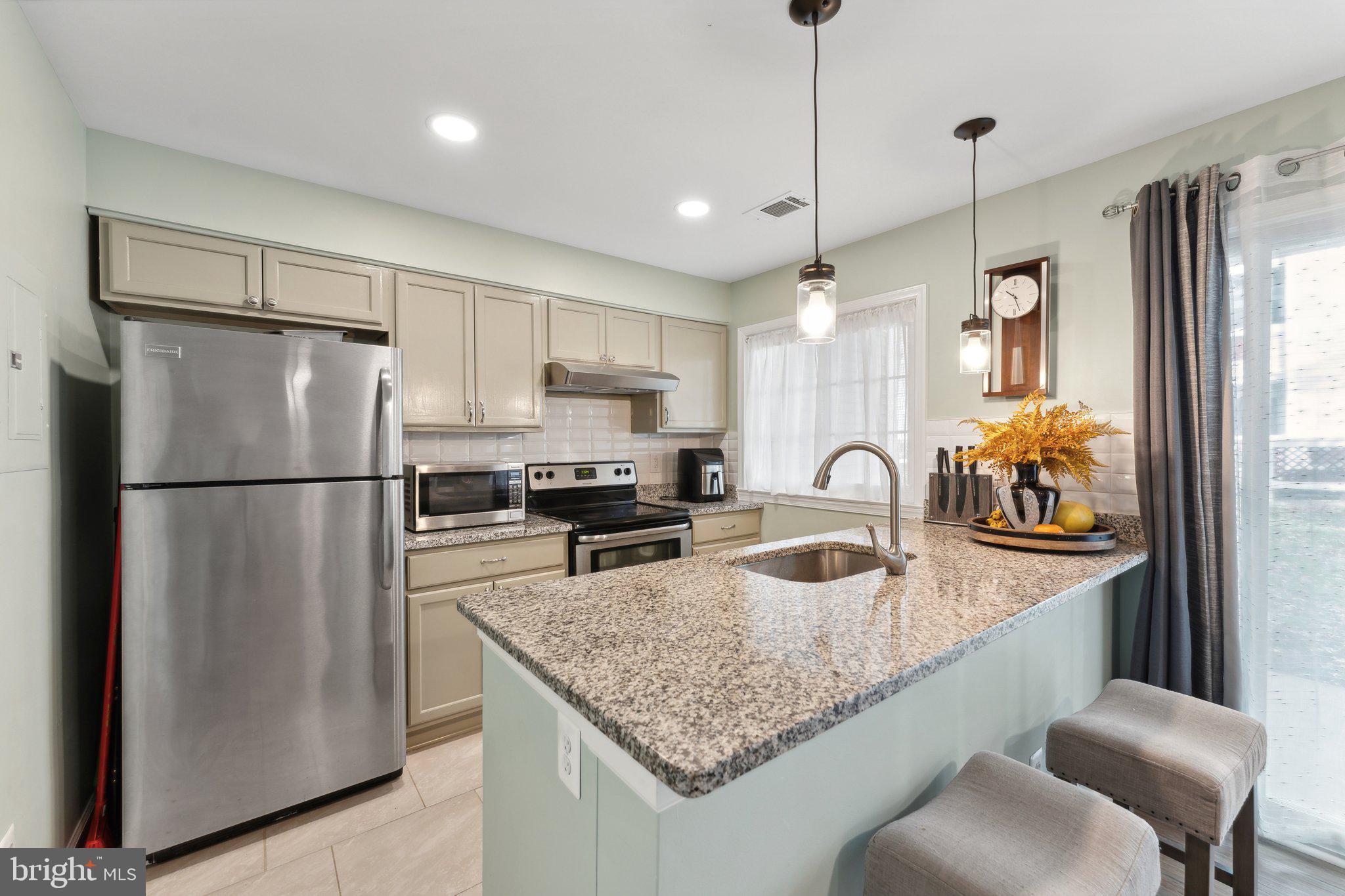 GRAYS POINTE - Residential