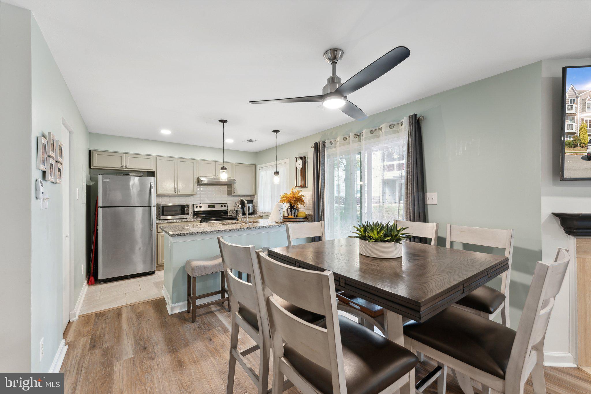 GRAYS POINTE - Residential