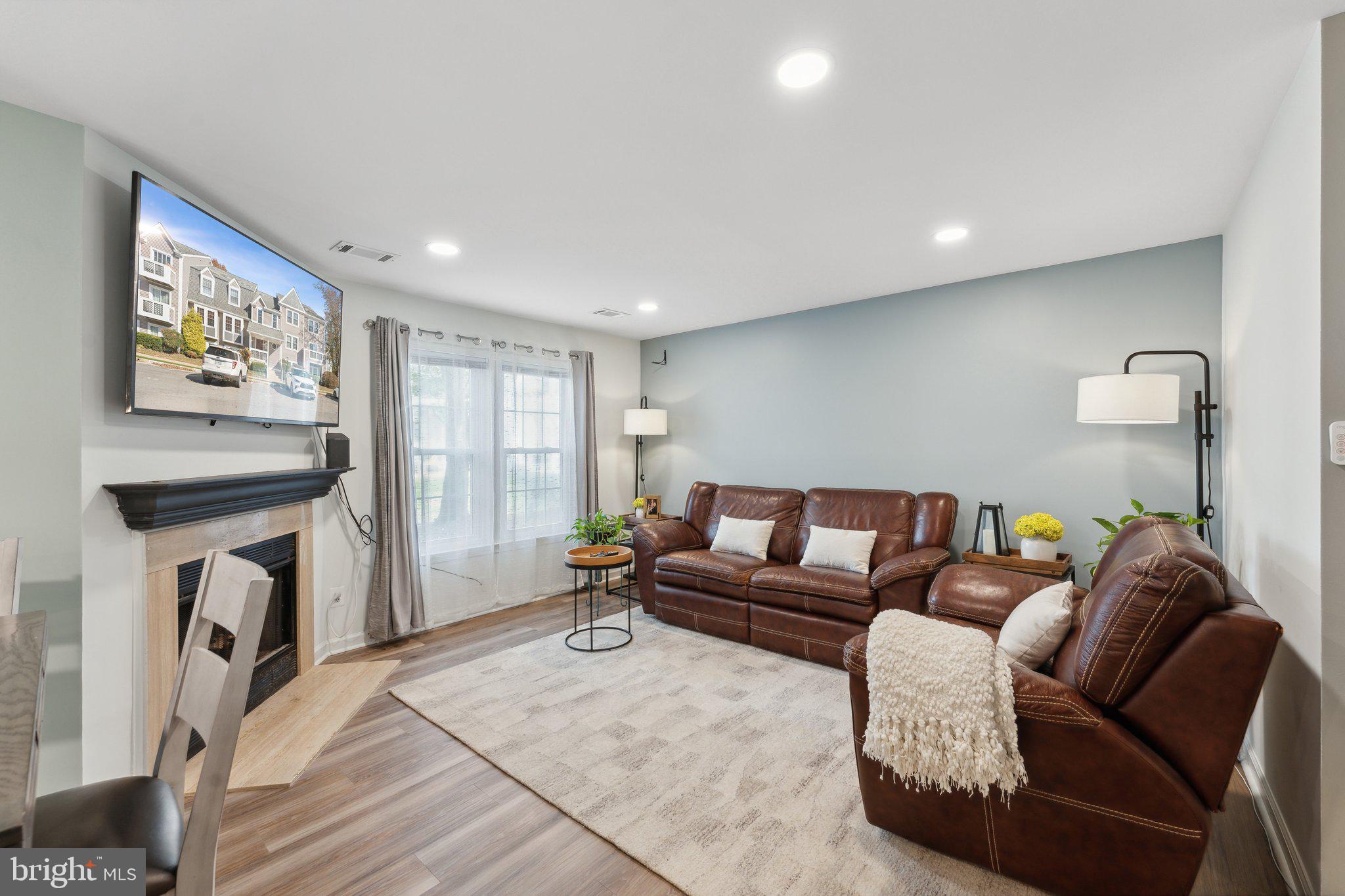 GRAYS POINTE - Residential