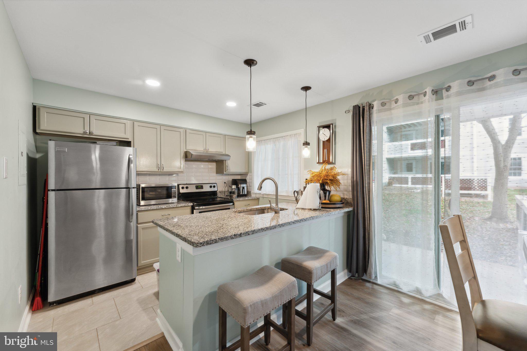 GRAYS POINTE - Residential