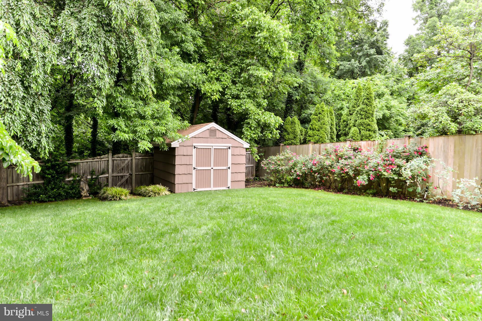 WAYNEWOOD - Residential