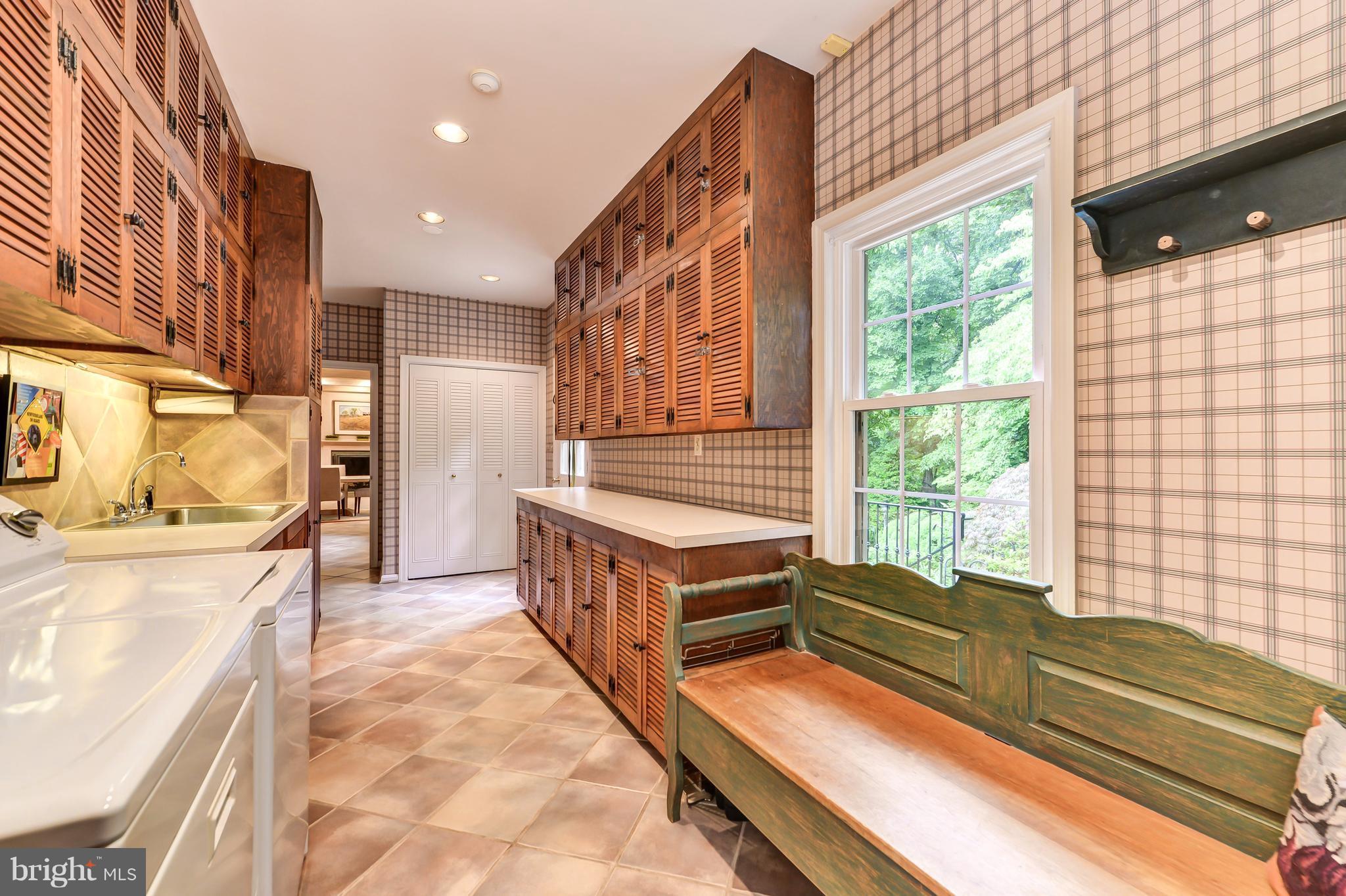 WAYNEWOOD - Residential