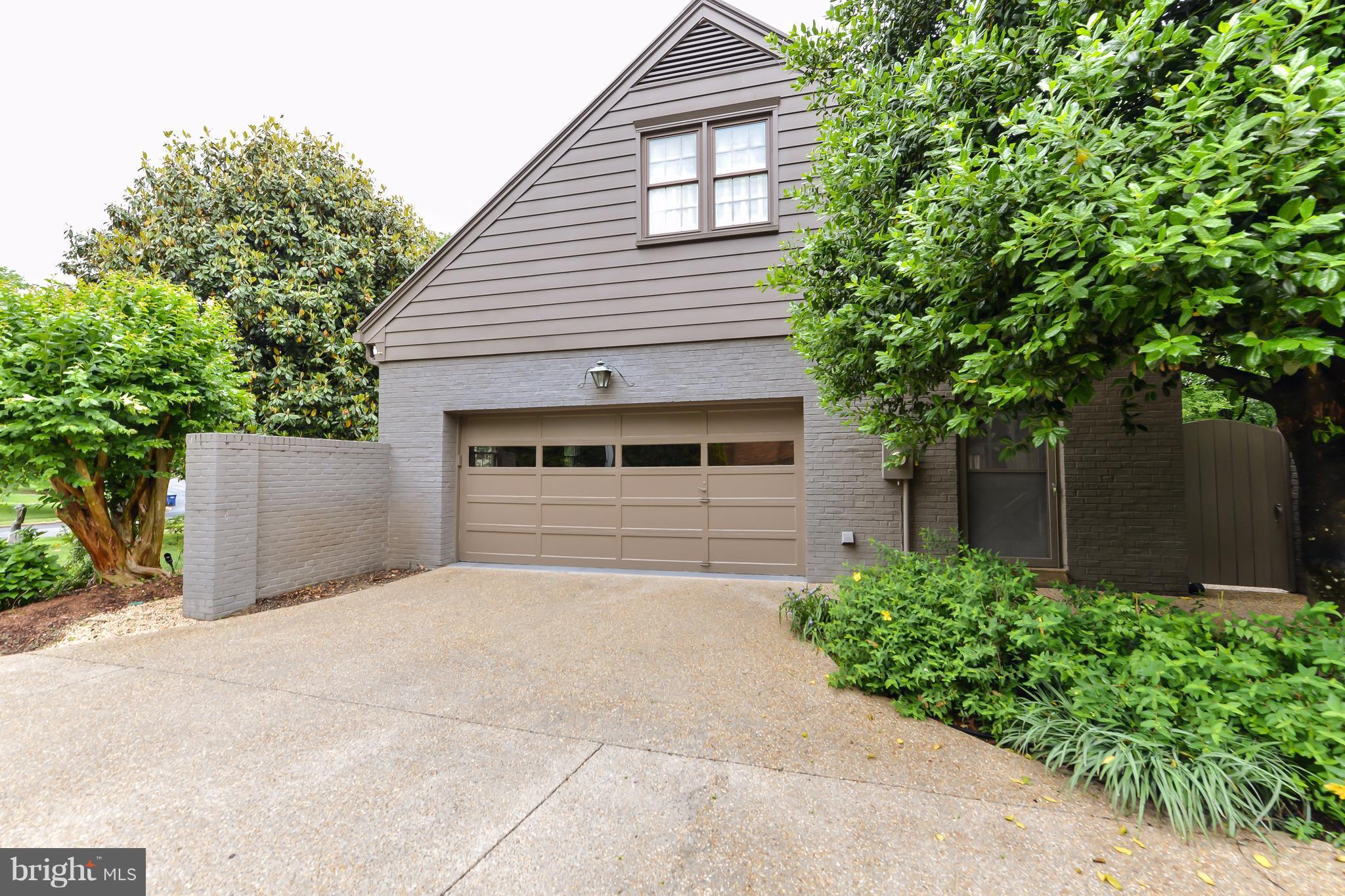 WAYNEWOOD - Residential