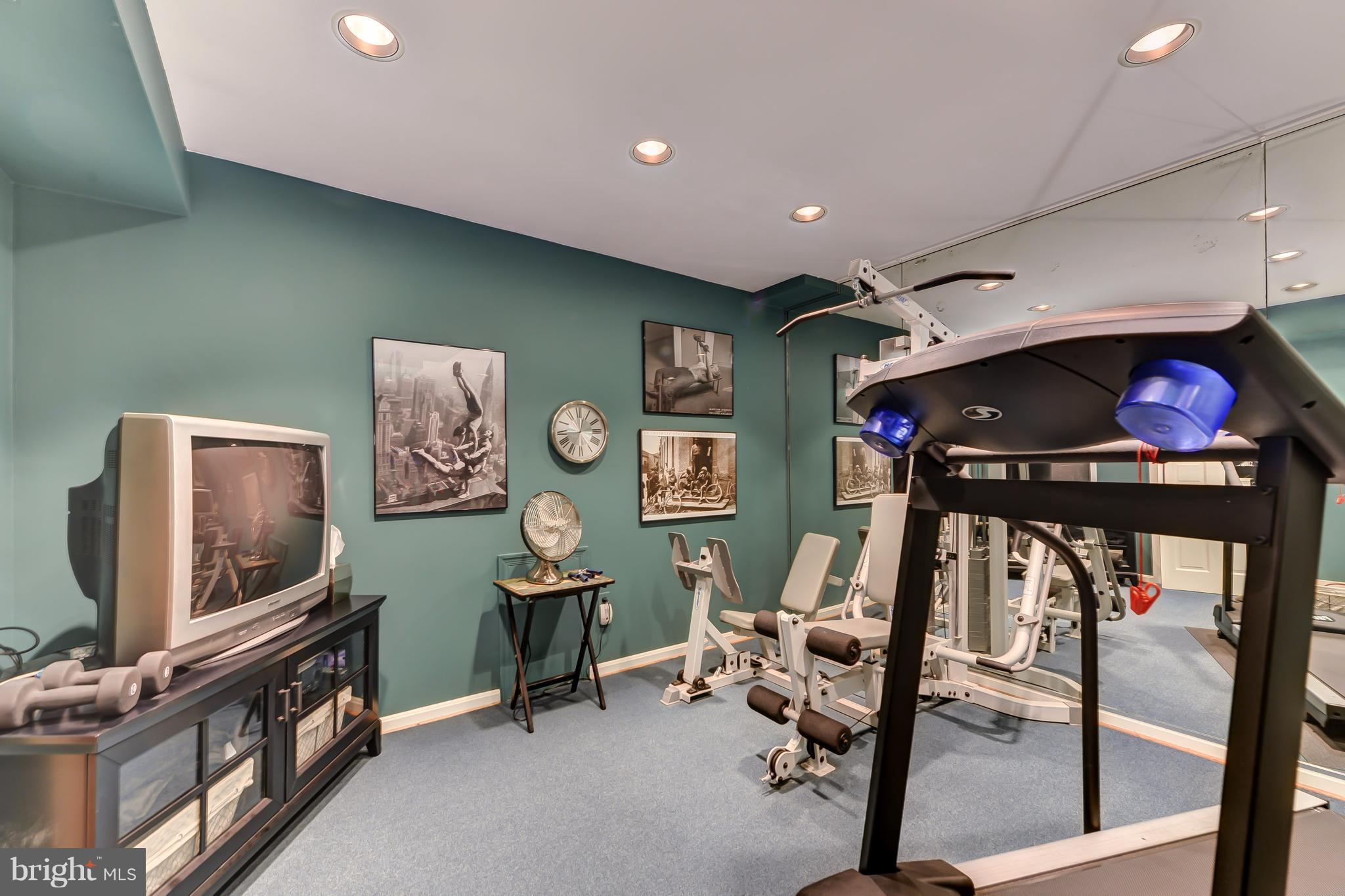 WAYNEWOOD - Residential