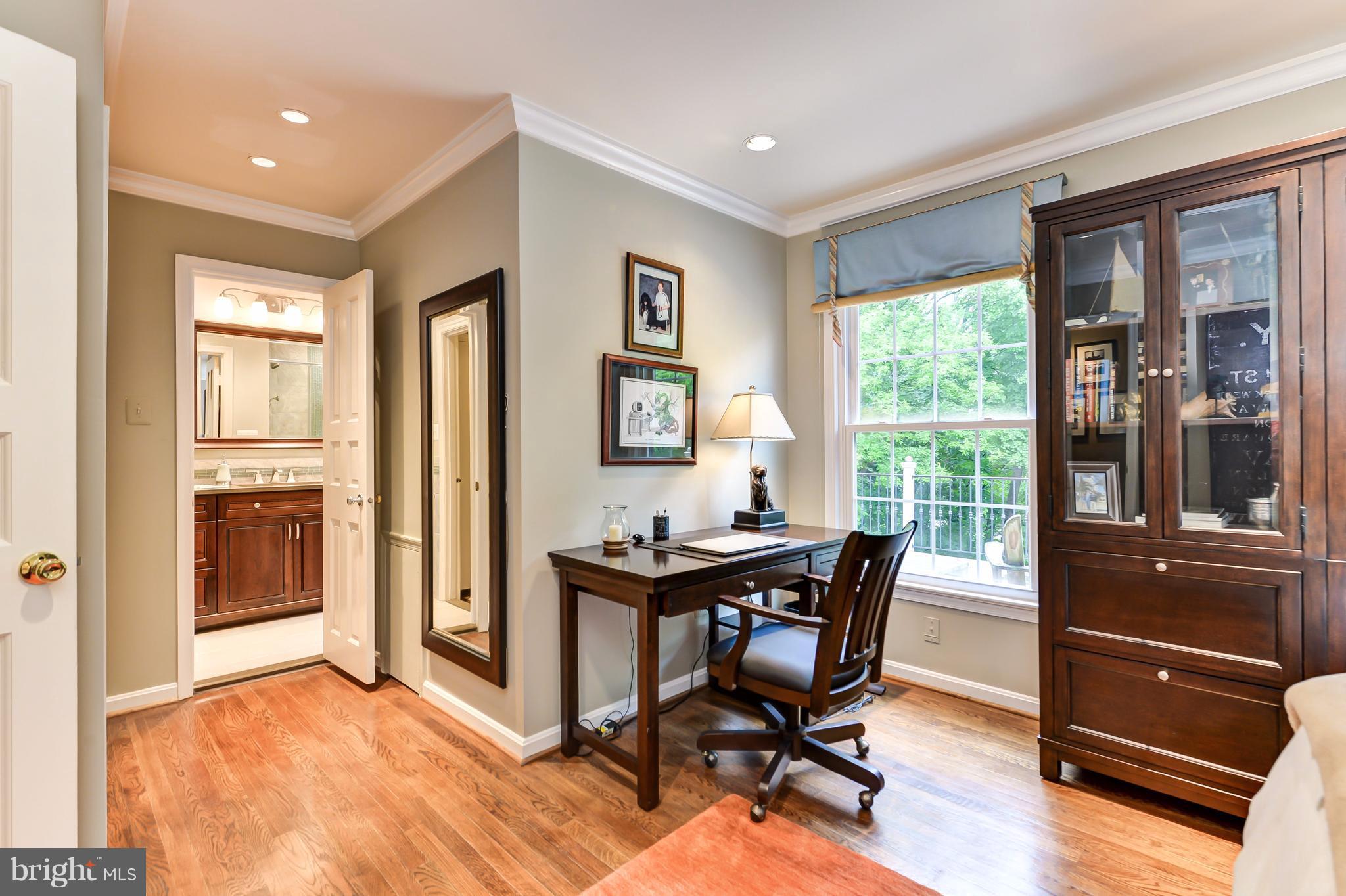 WAYNEWOOD - Residential