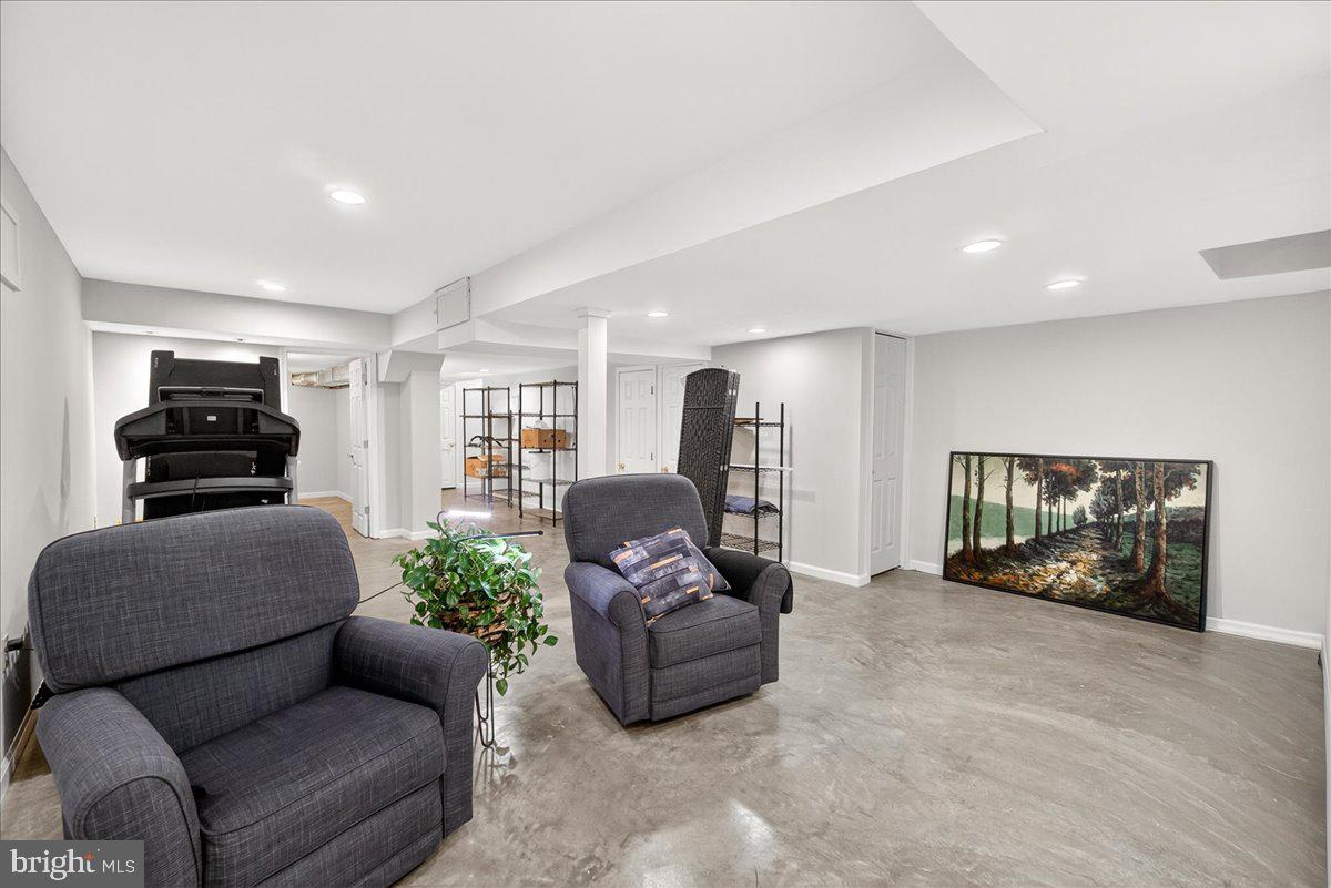WORMANS MILL - Residential