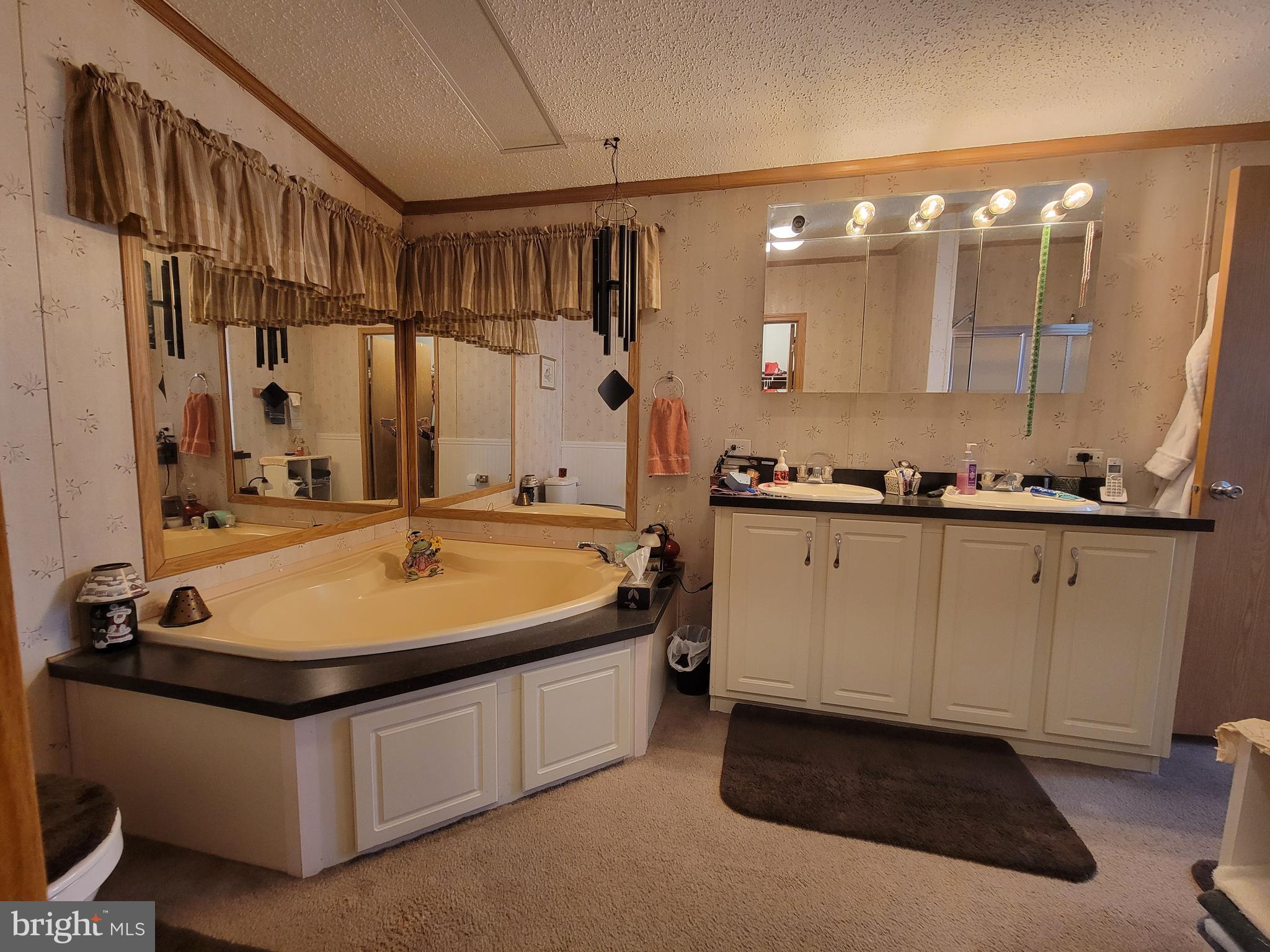 SHERWOOD FOREST - Residential