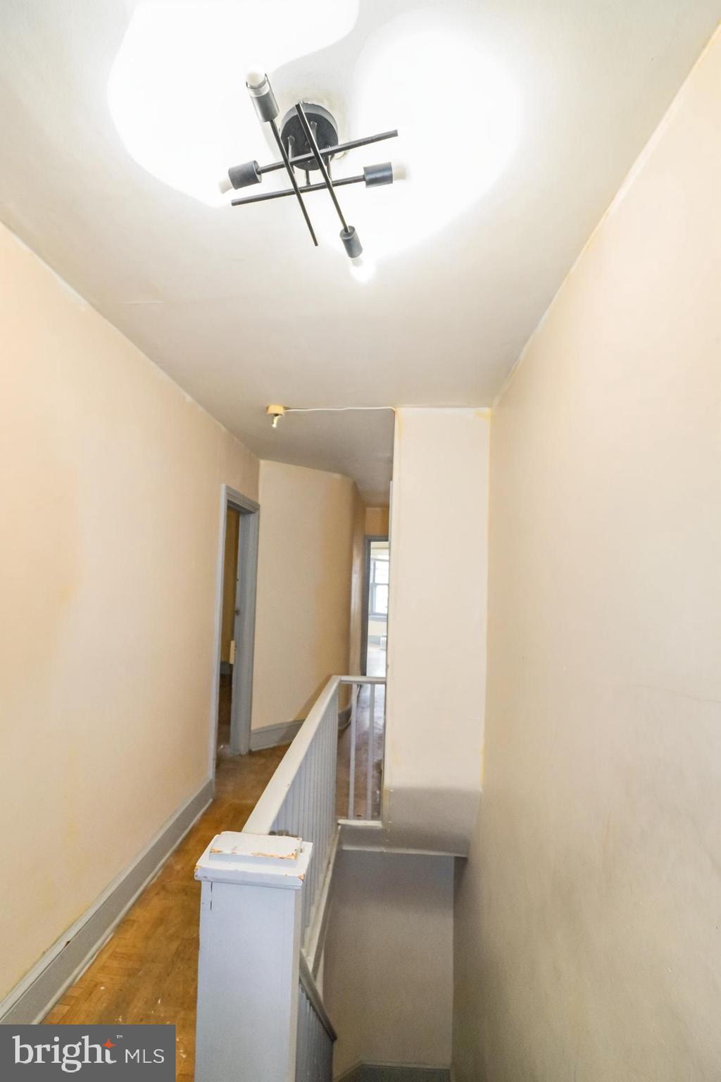 HEDGEVILLE - Commercial Sale