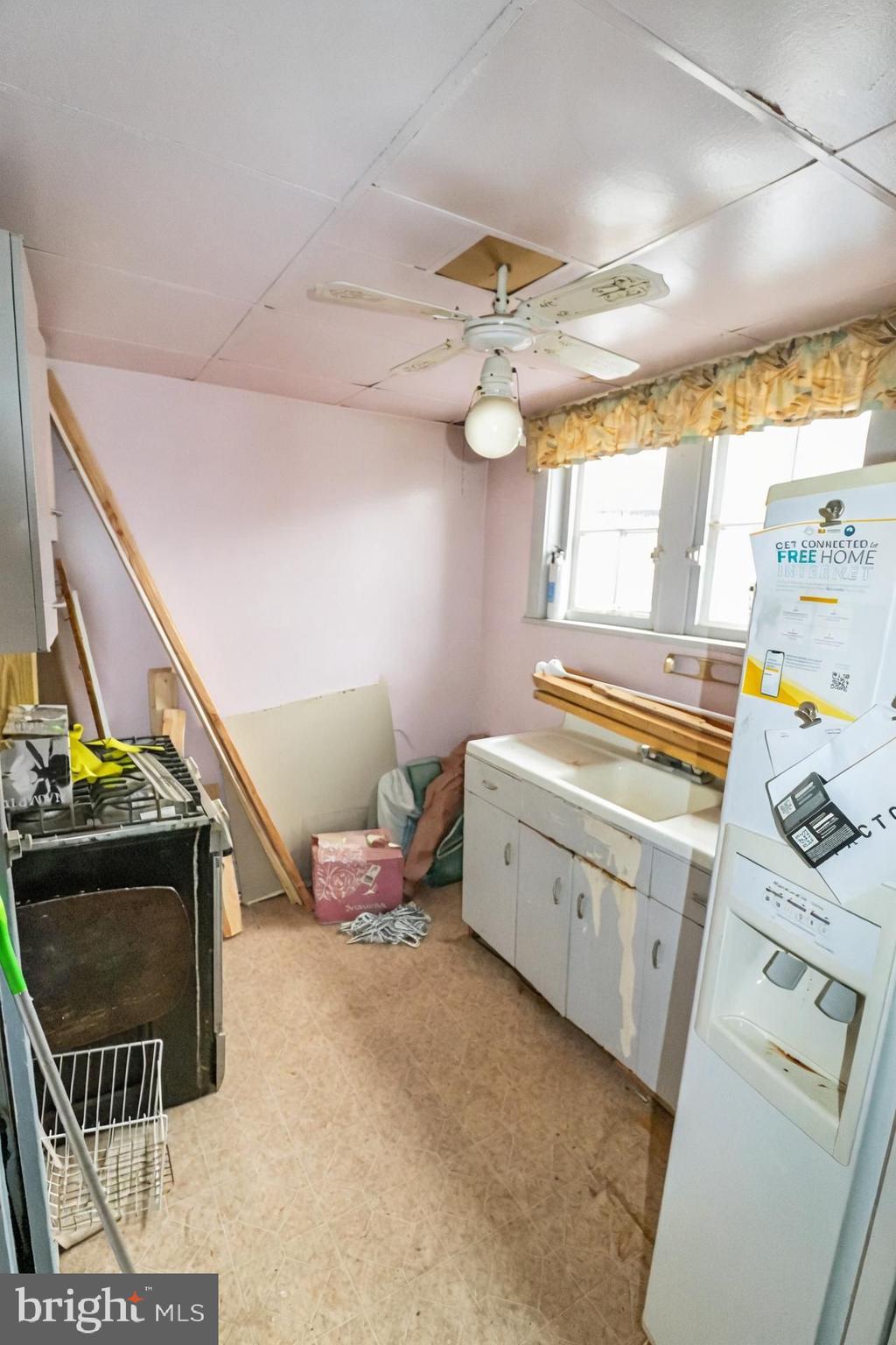 HEDGEVILLE - Commercial Sale