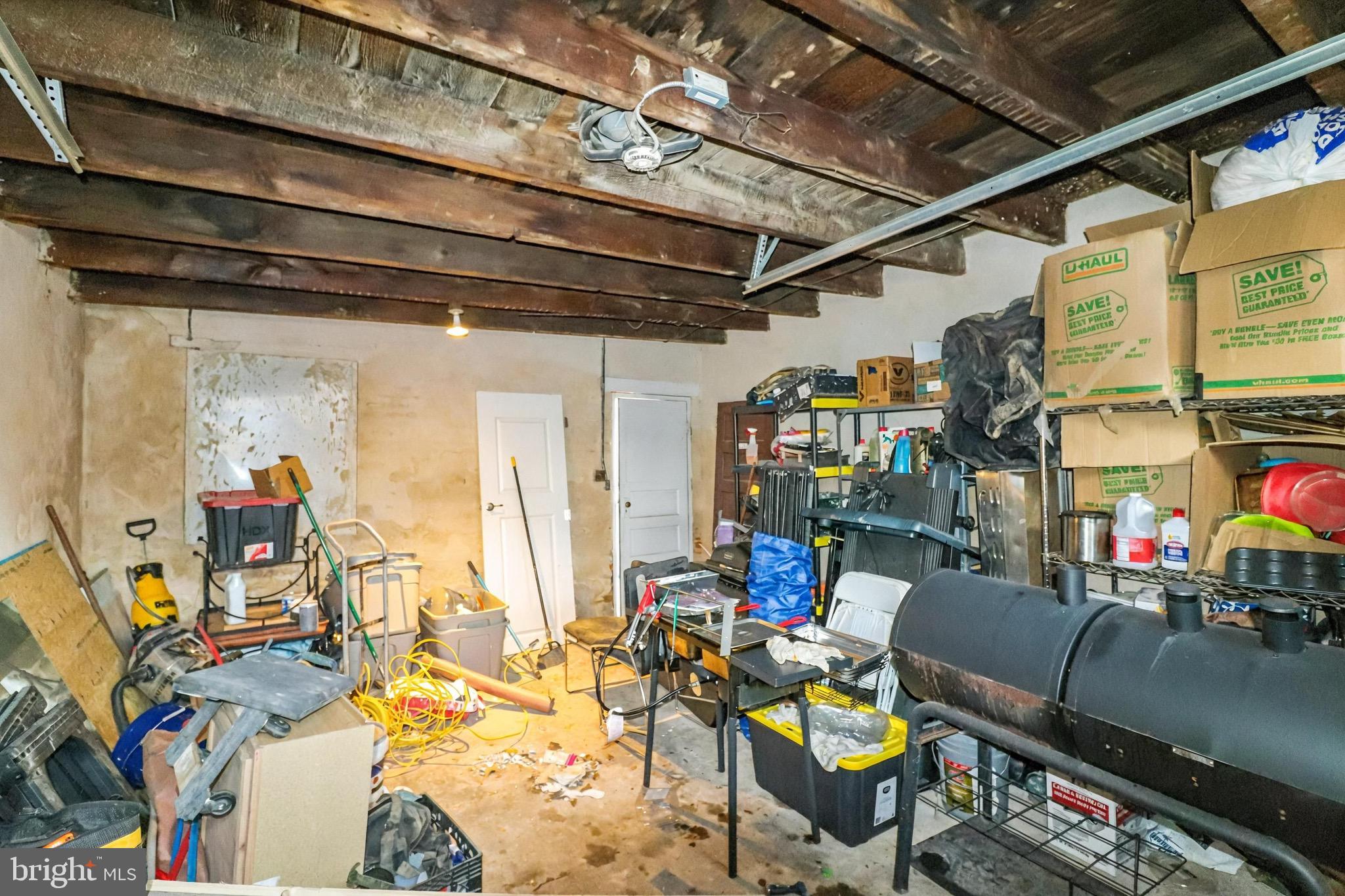 HEDGEVILLE - Commercial Sale