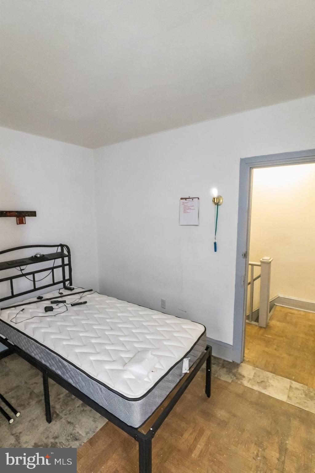 HEDGEVILLE - Commercial Sale