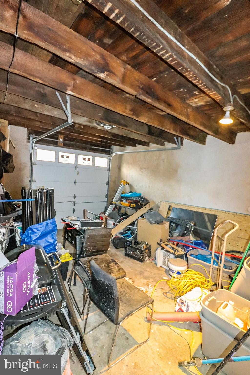 HEDGEVILLE - Commercial Sale