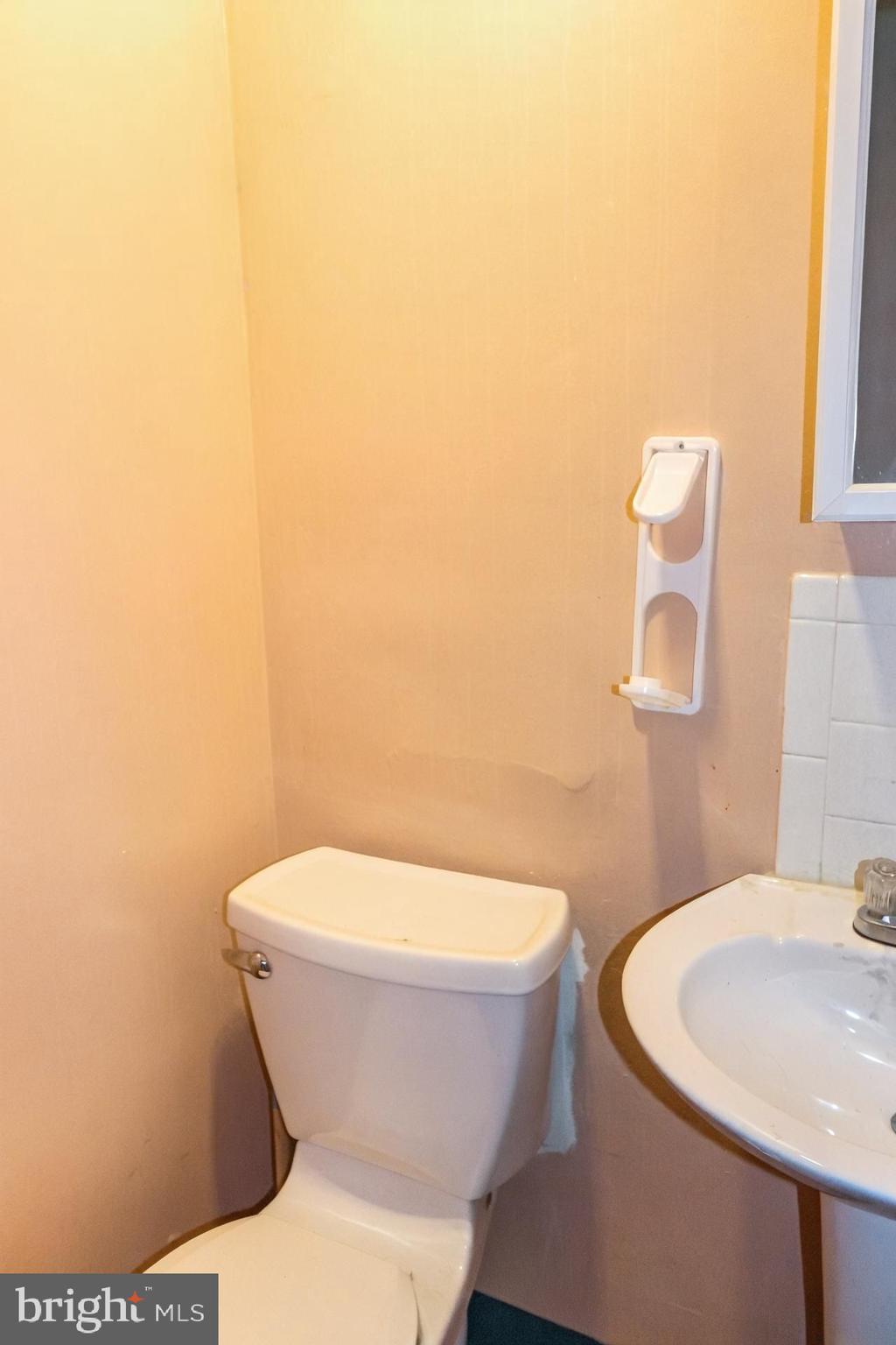 HEDGEVILLE - Commercial Sale