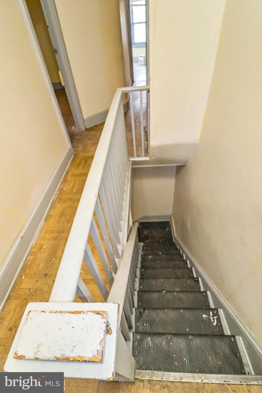 HEDGEVILLE - Commercial Sale