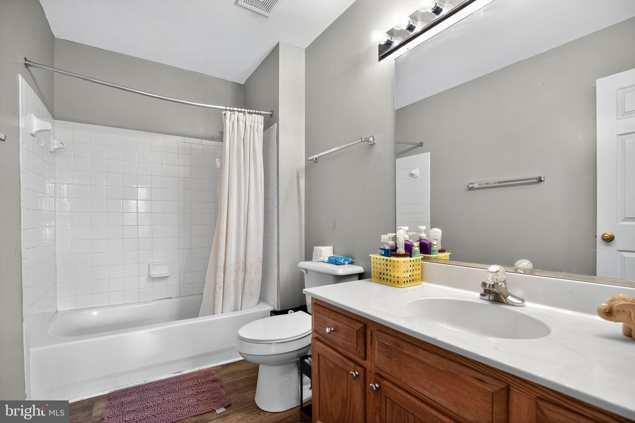 SOUTH HAMPTON SUB - Residential Lease