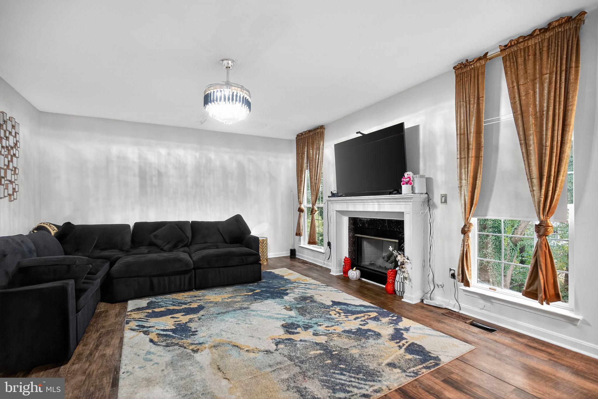 SOUTH HAMPTON SUB - Residential Lease