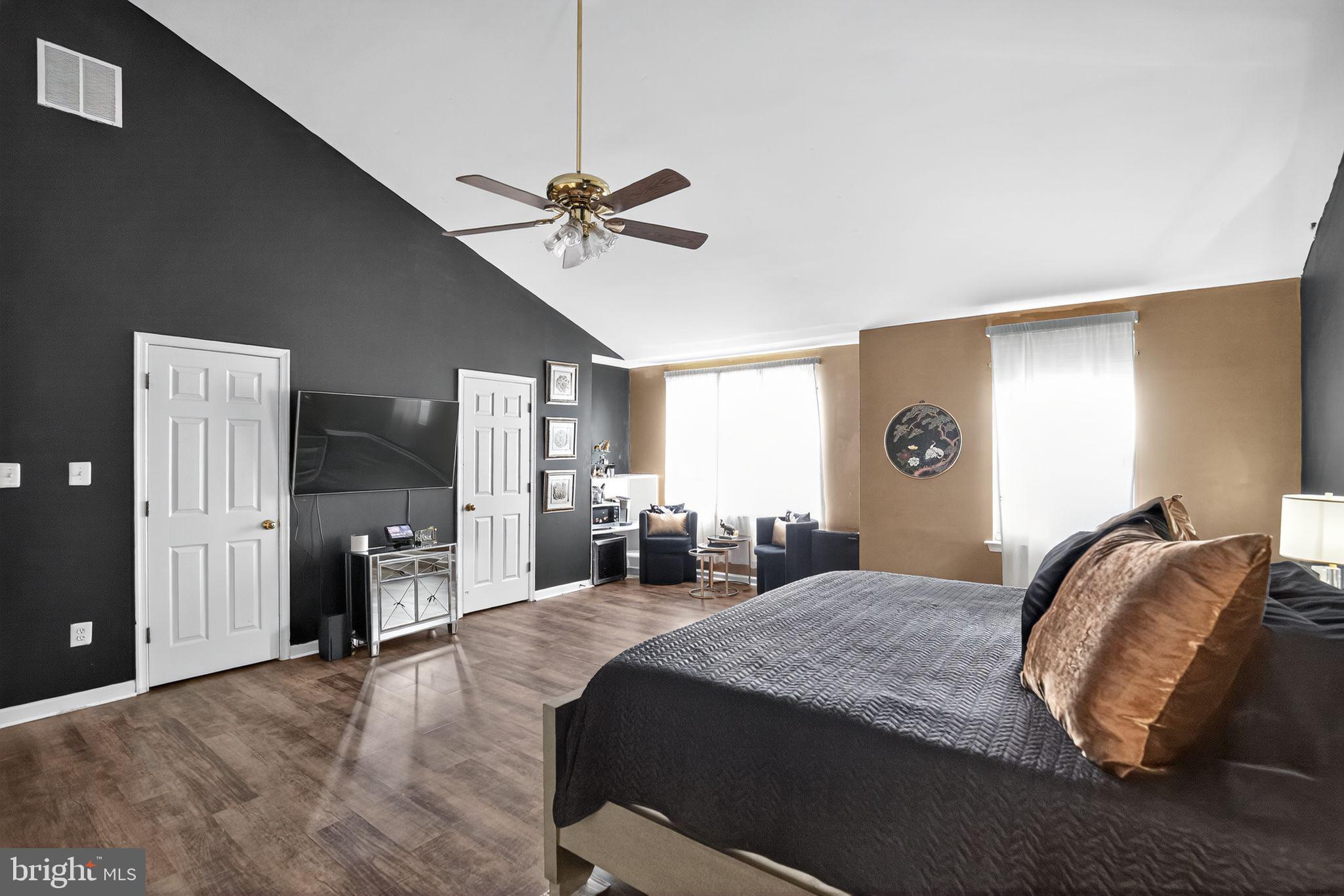 SOUTH HAMPTON SUB - Residential Lease