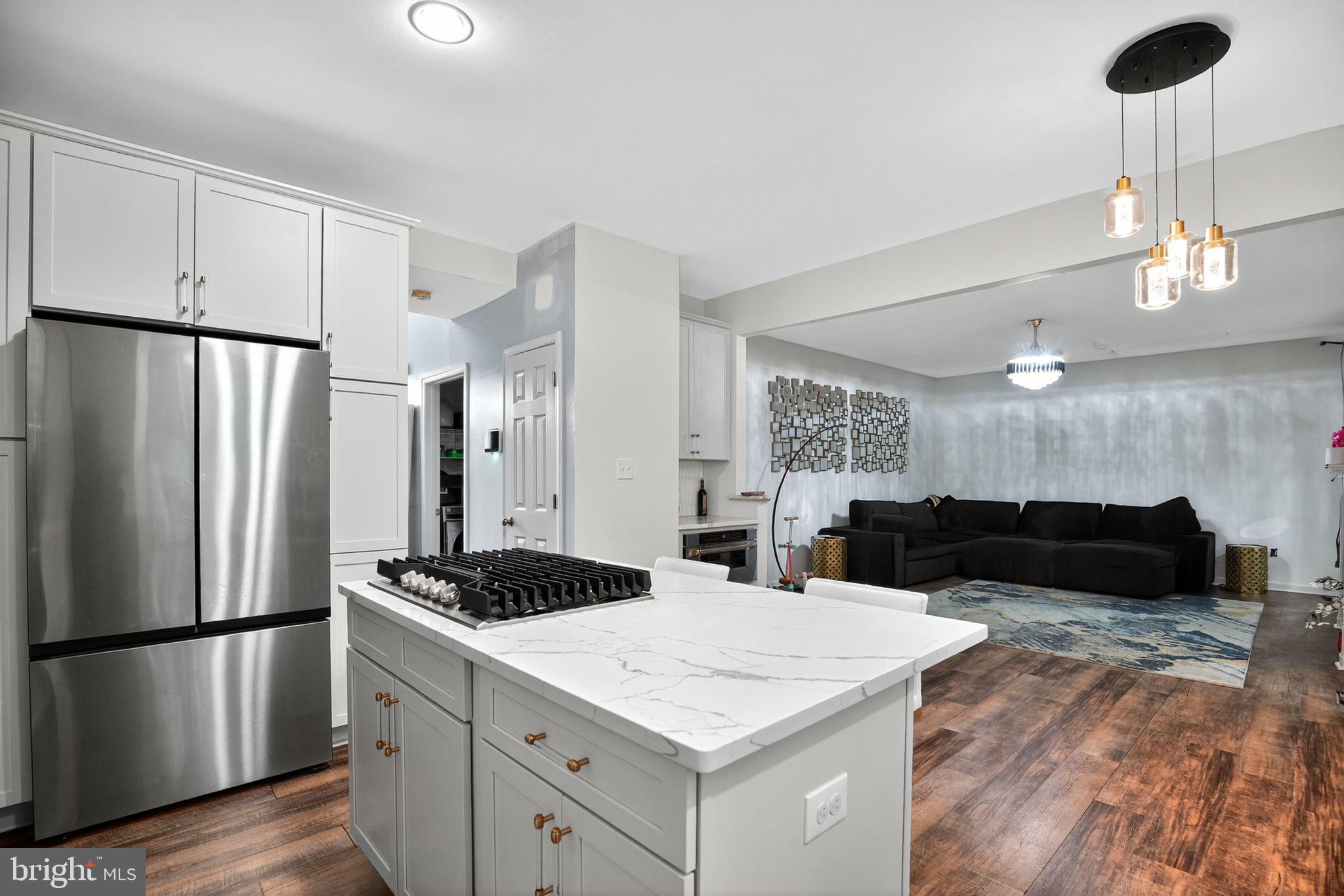 SOUTH HAMPTON SUB - Residential Lease