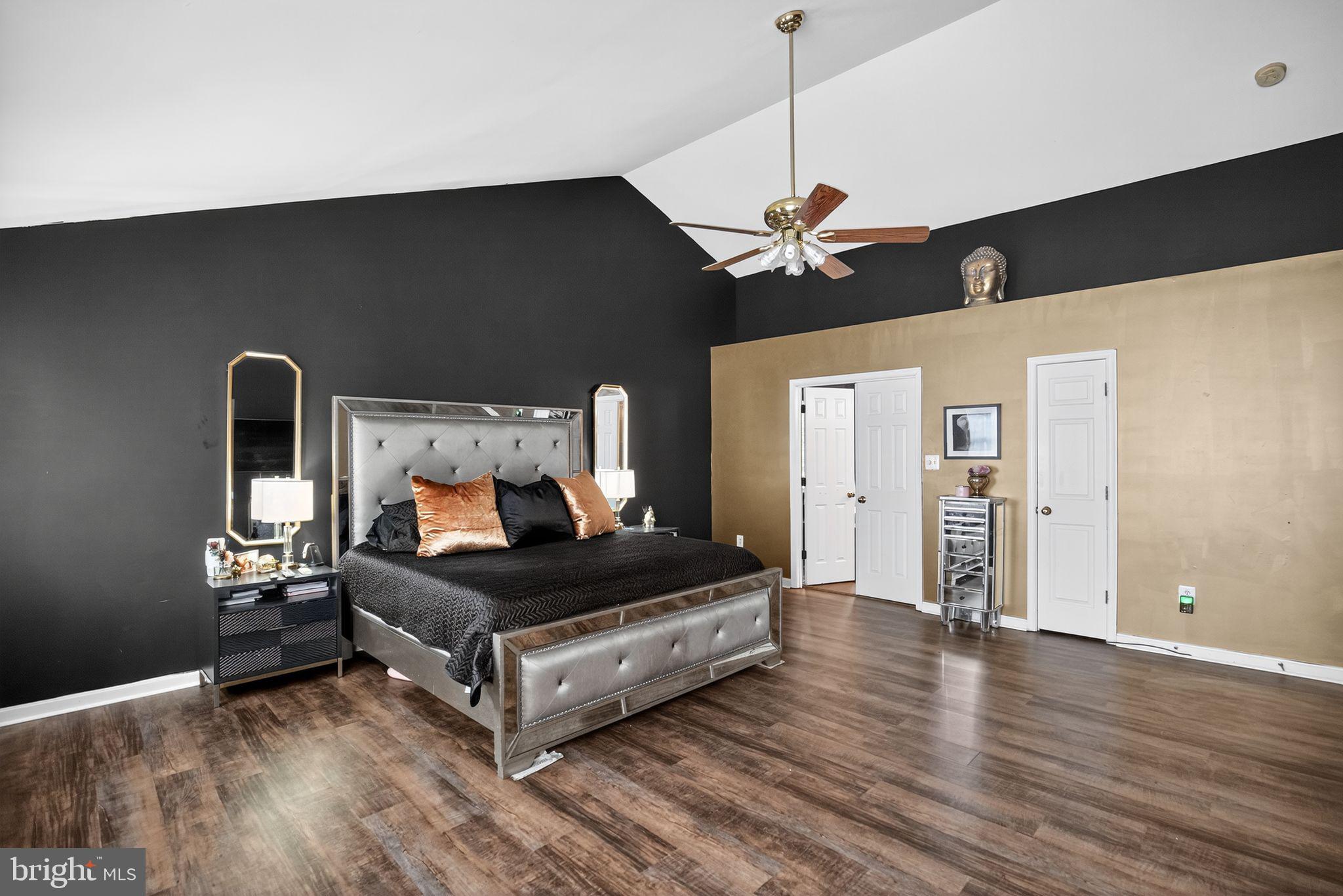 SOUTH HAMPTON SUB - Residential Lease