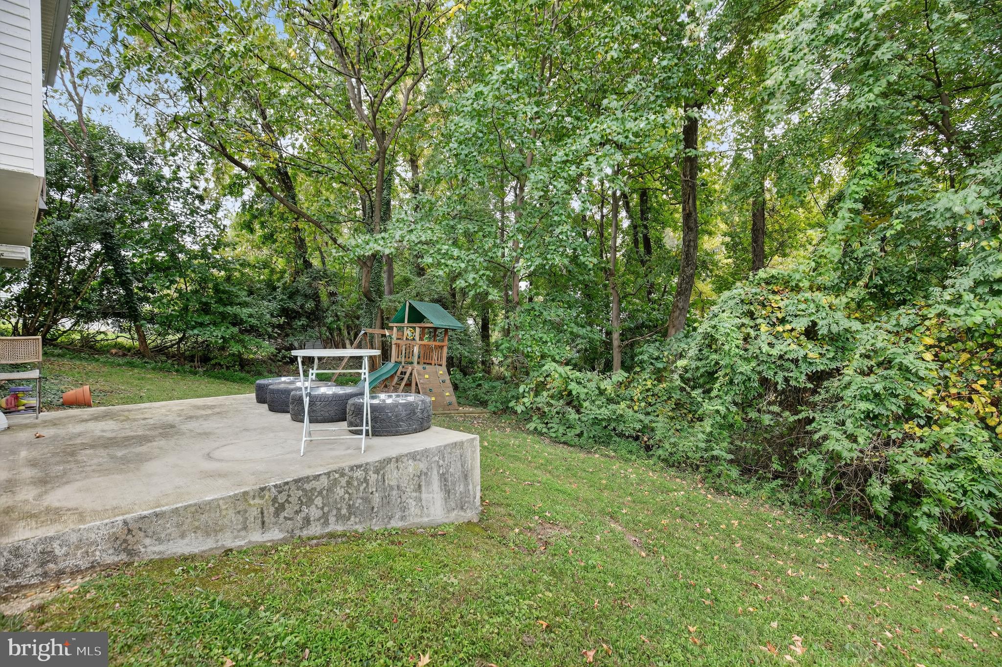 SOUTH HAMPTON SUB - Residential Lease