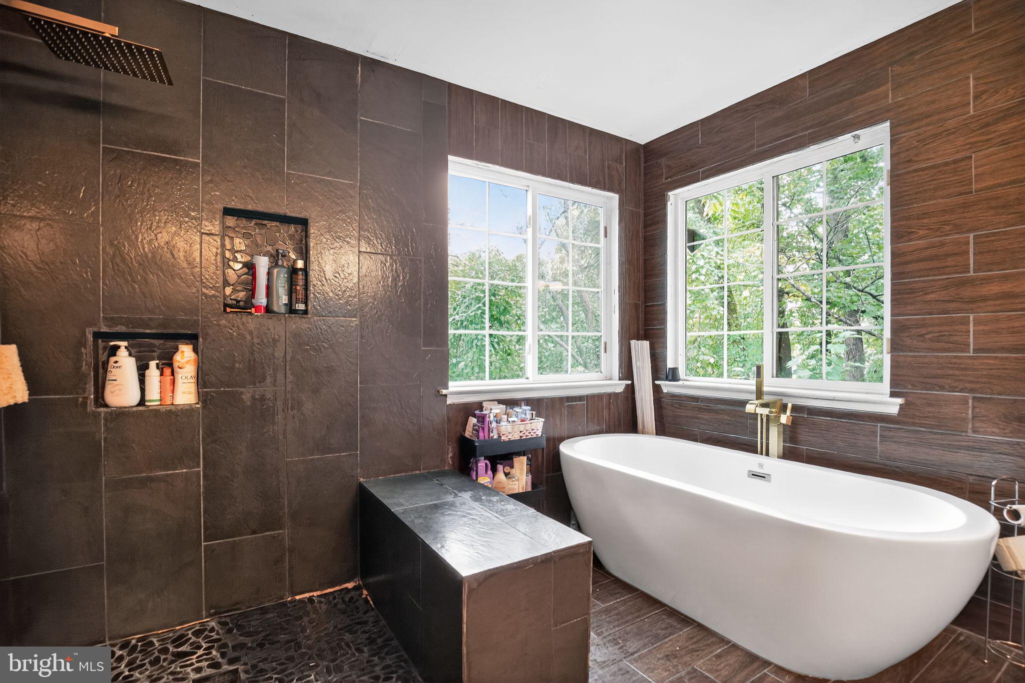 SOUTH HAMPTON SUB - Residential Lease