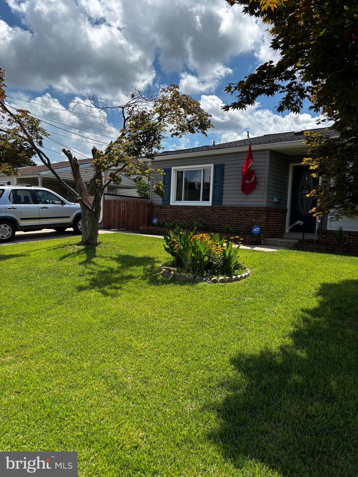 811 LYNVUE ROAD