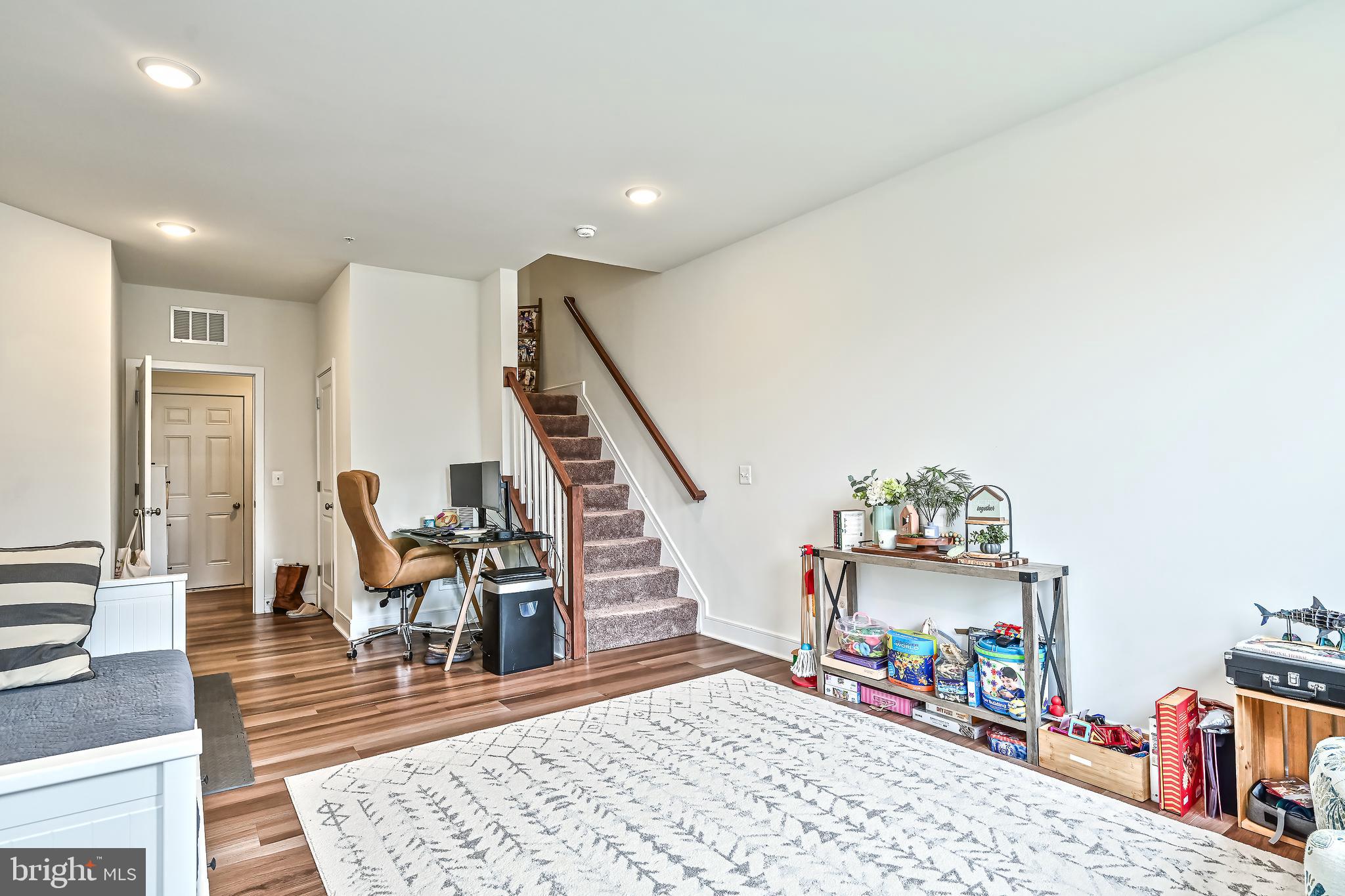 STONE MILL - Residential Lease