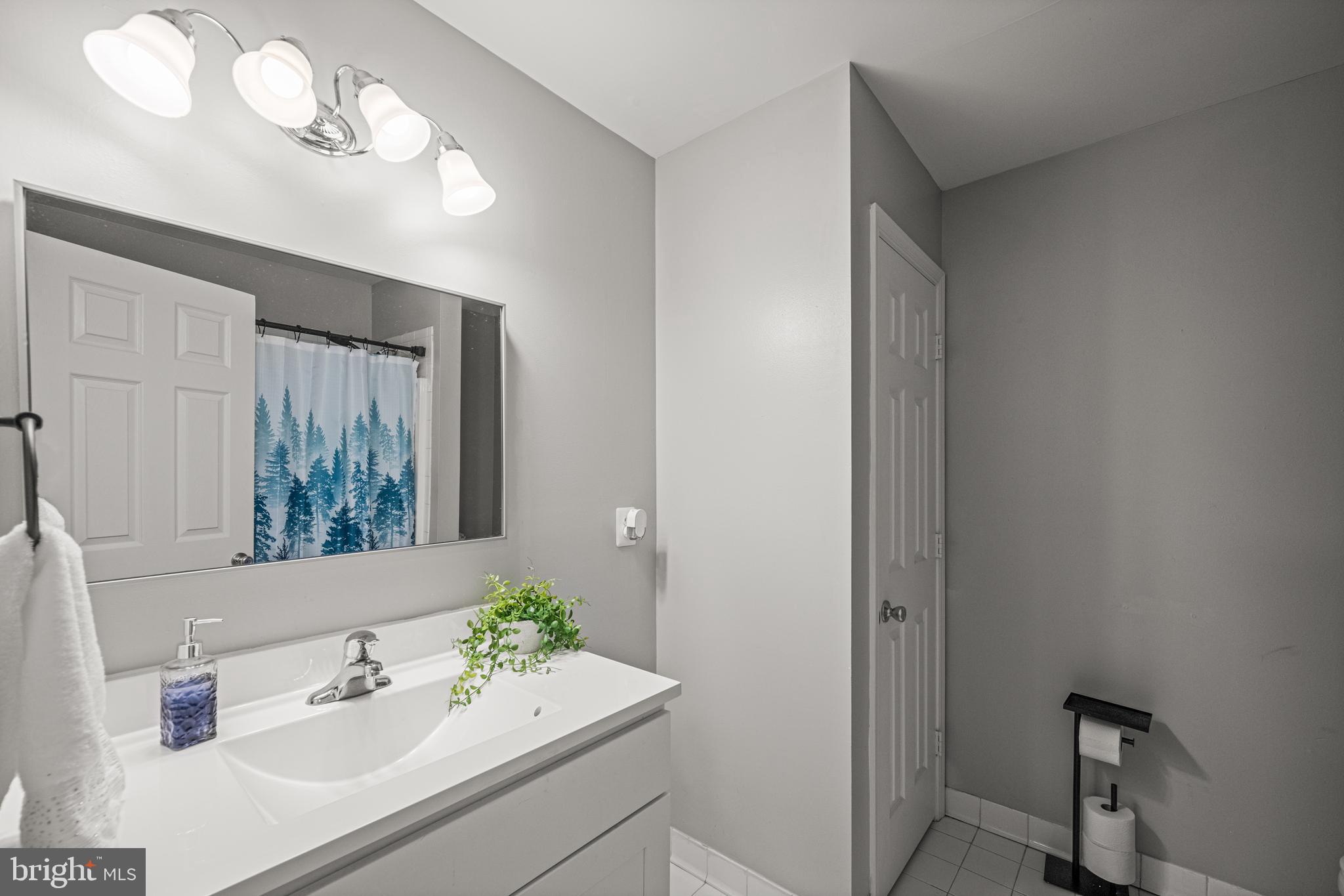 FRANKLIN MANOR - Residential