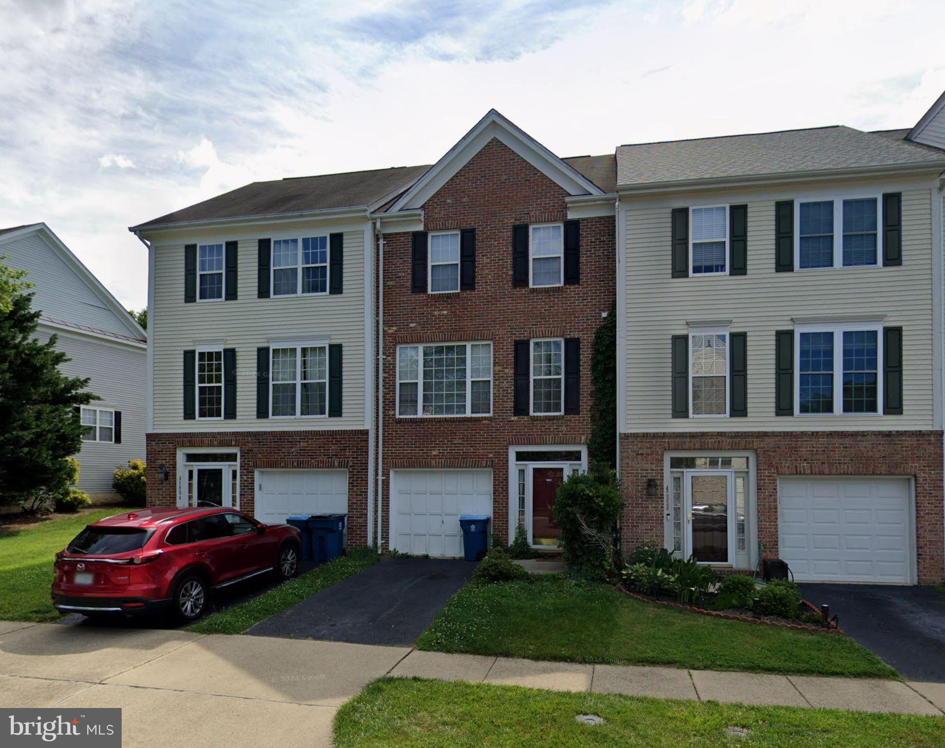 SOUTH RIDING - Residential Lease