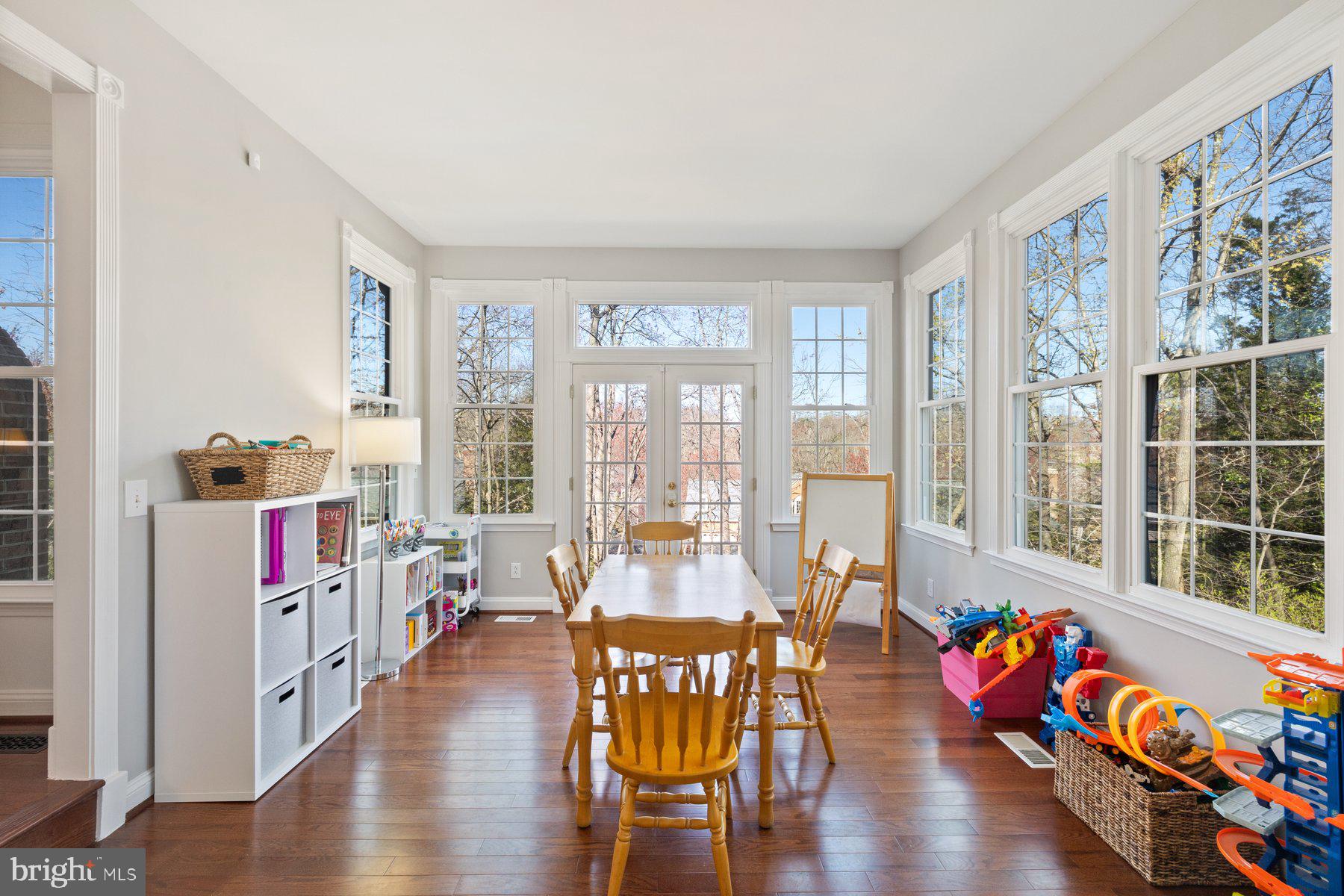 POTOMAC LAKES - Residential