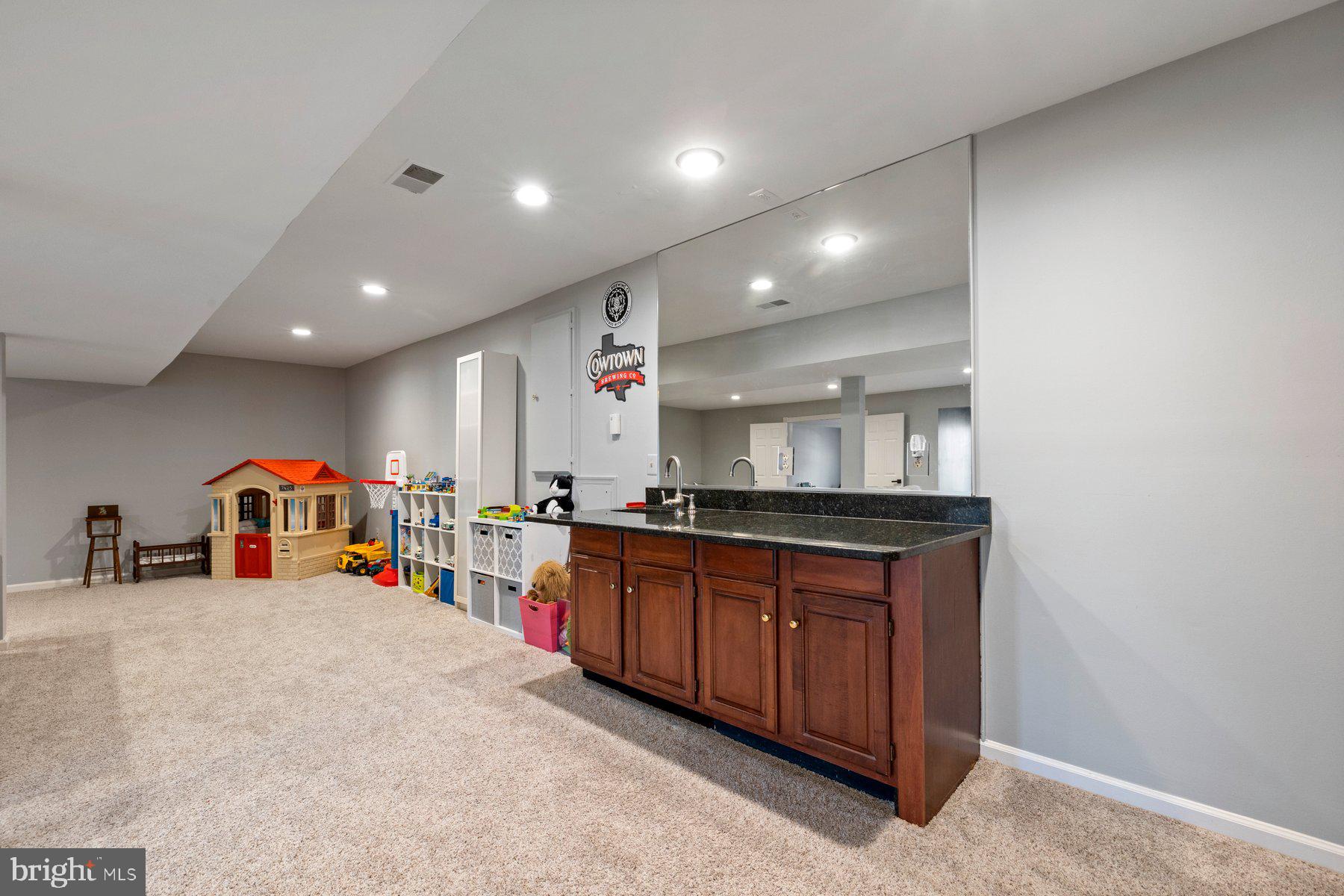 POTOMAC LAKES - Residential