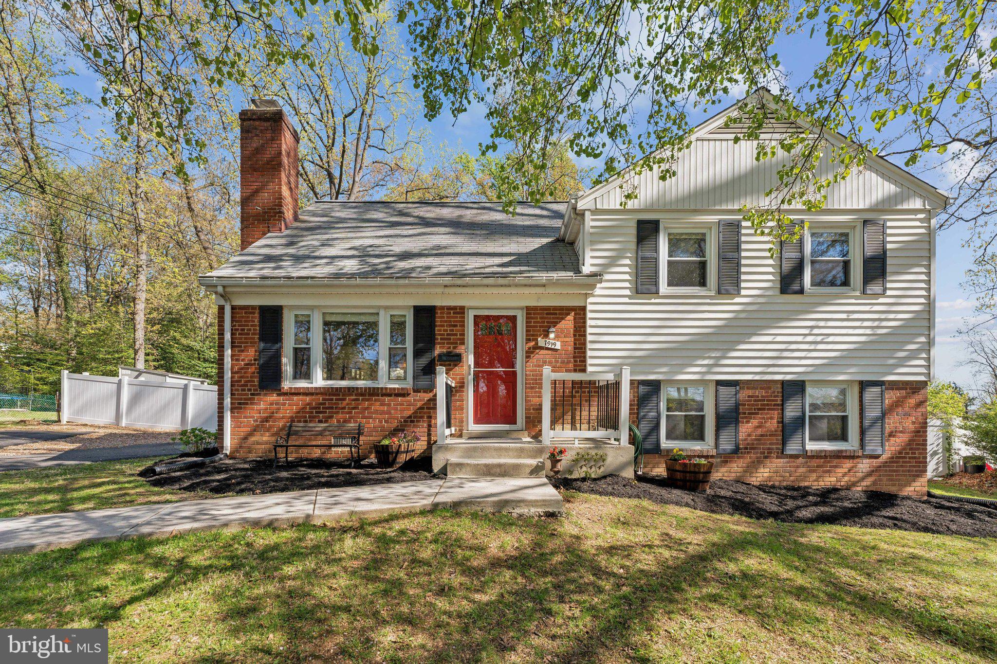 7919 ROSWELL DRIVE