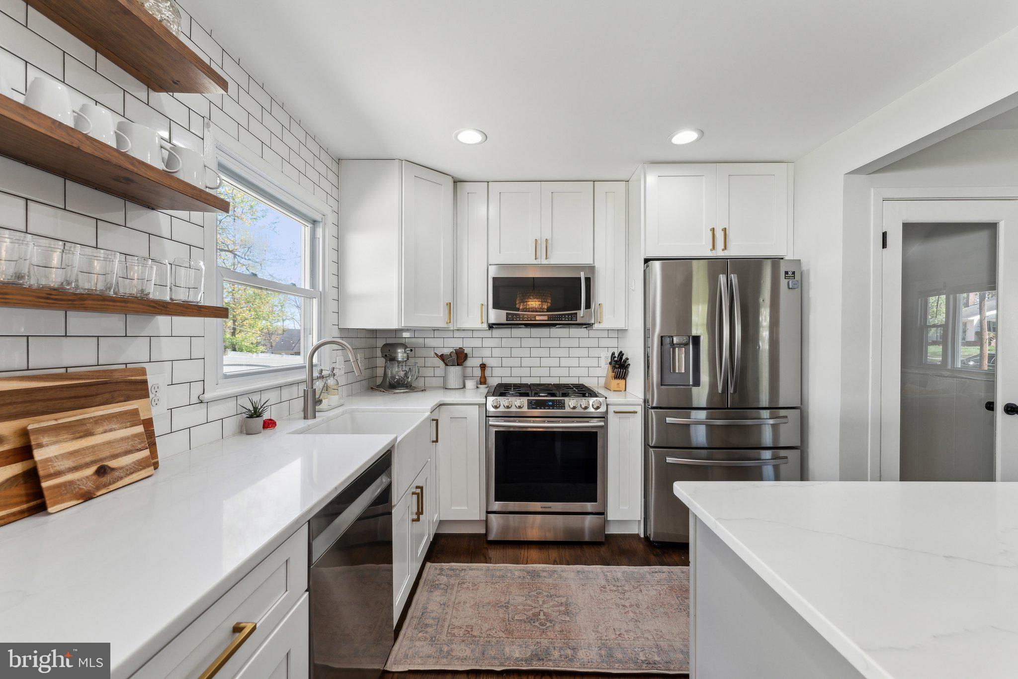 7919 ROSWELL DRIVE