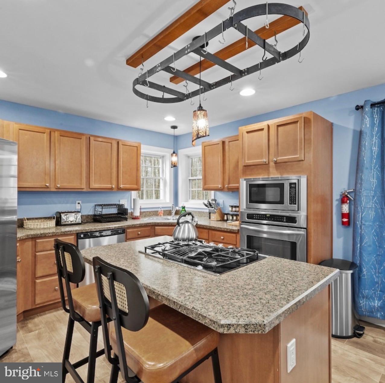 1141 RIVERSIDE HTS W