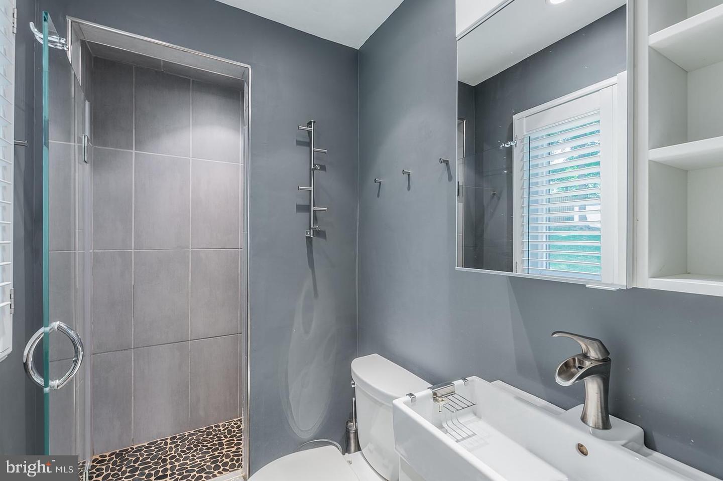 WARREN WOODS - Residential Lease