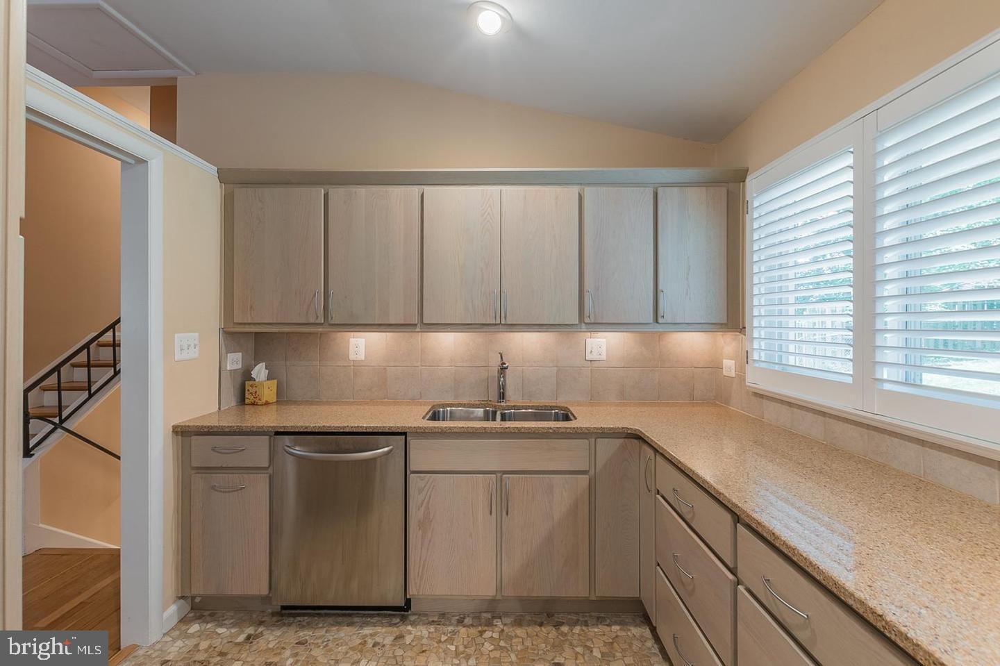 WARREN WOODS - Residential Lease