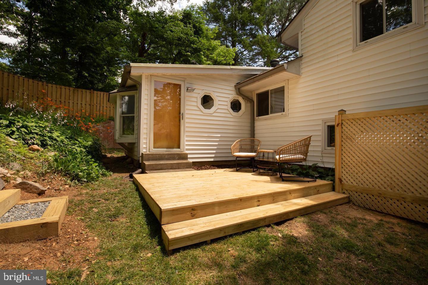 WARREN WOODS - Residential Lease