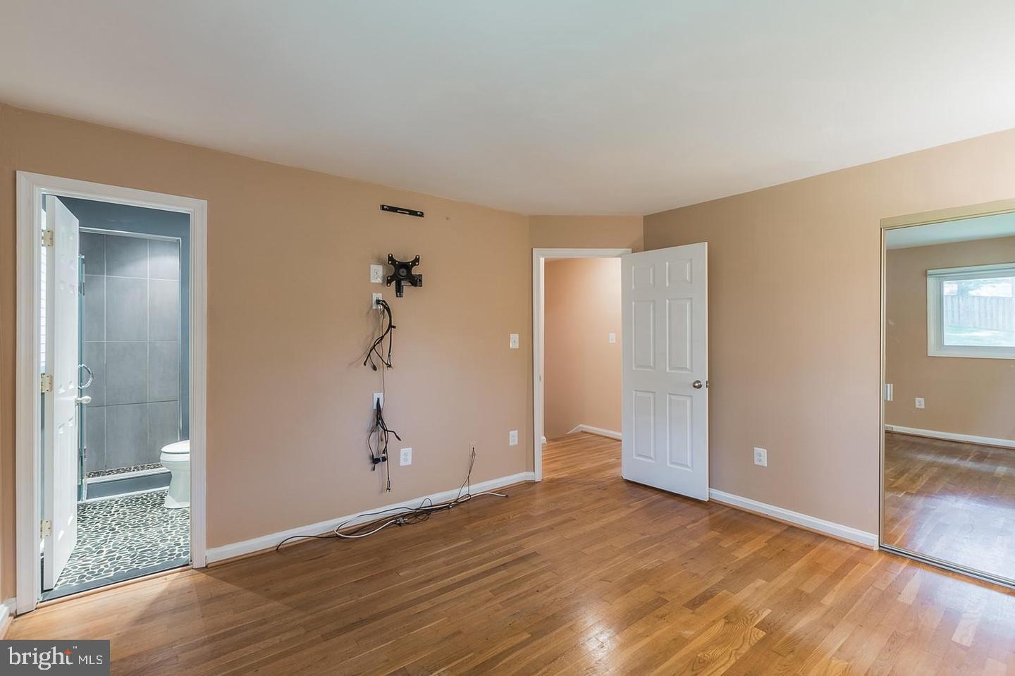 WARREN WOODS - Residential Lease