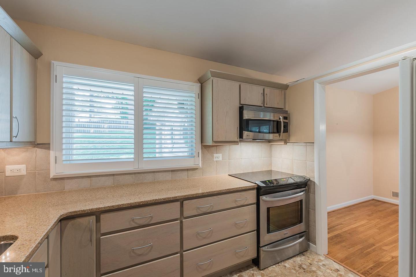 WARREN WOODS - Residential Lease