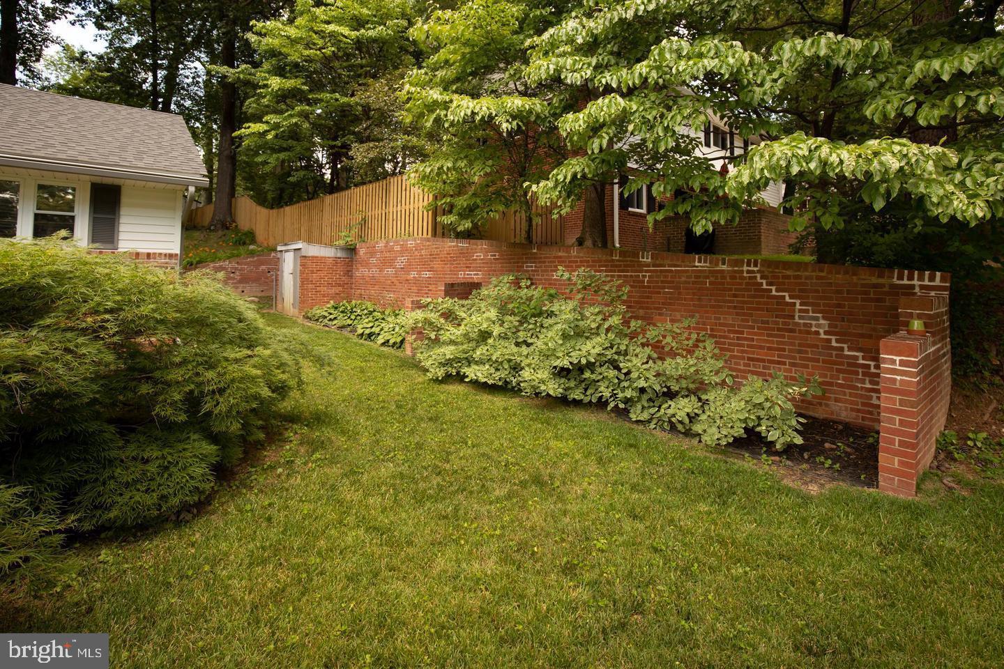 WARREN WOODS - Residential Lease