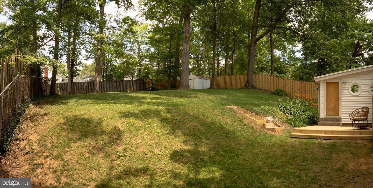 WARREN WOODS - Residential Lease