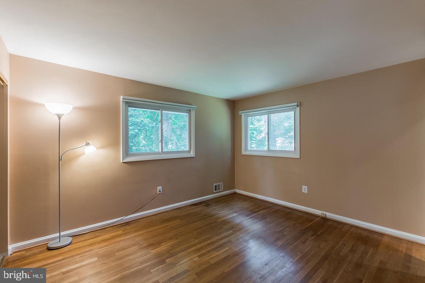 WARREN WOODS - Residential Lease