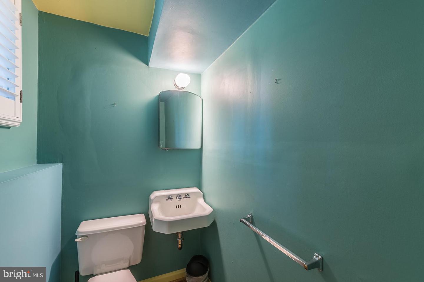 WARREN WOODS - Residential Lease