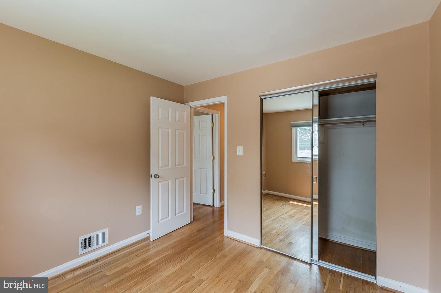 WARREN WOODS - Residential Lease