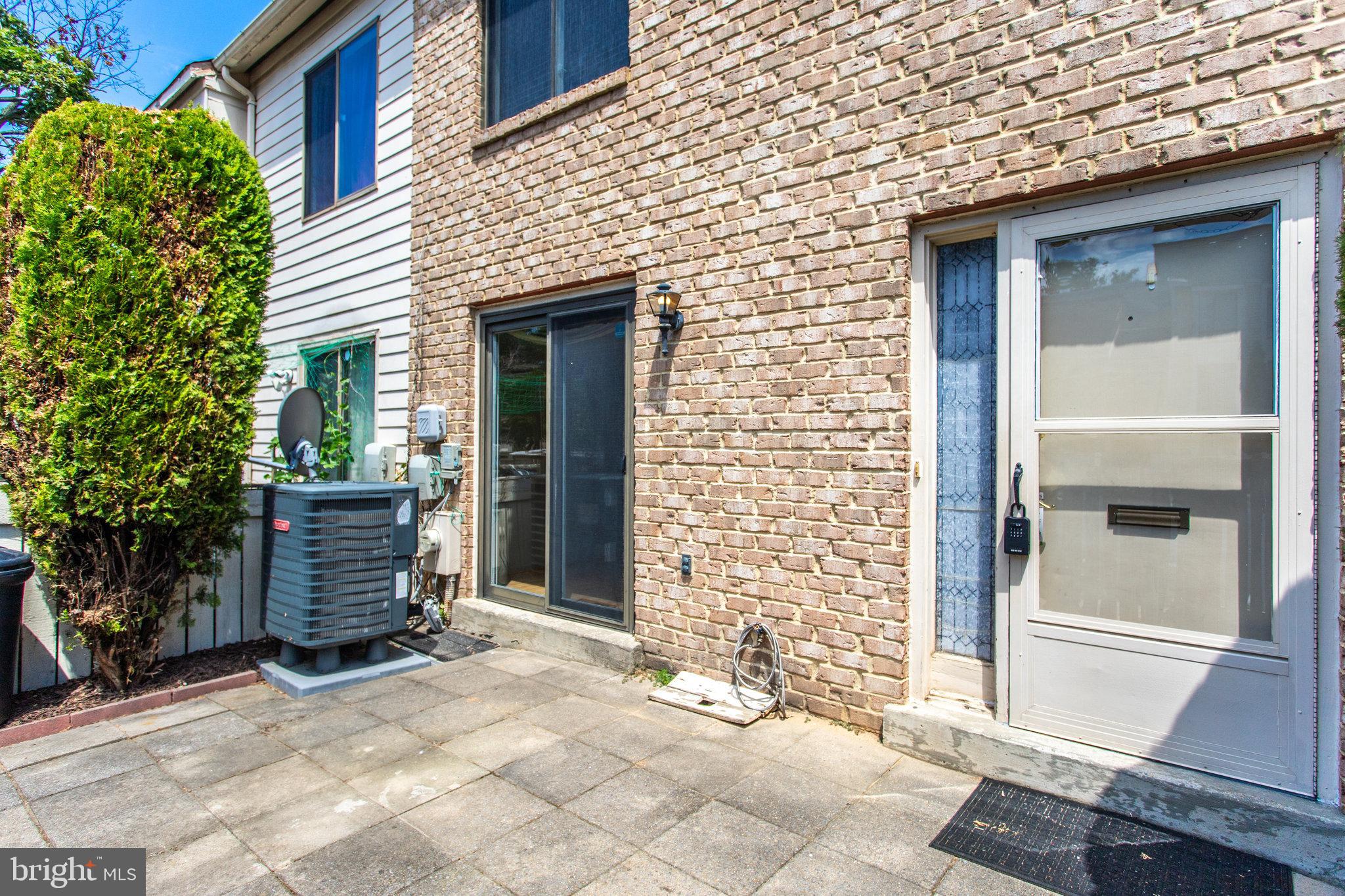 CLUBSIDE - Residential Lease