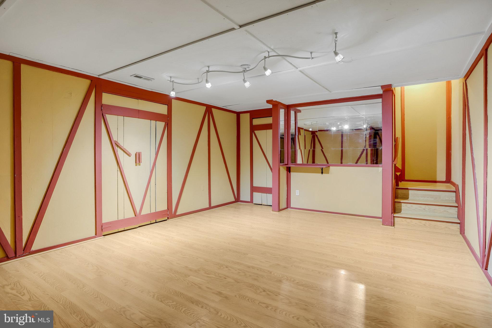 CLUBSIDE - Residential Lease